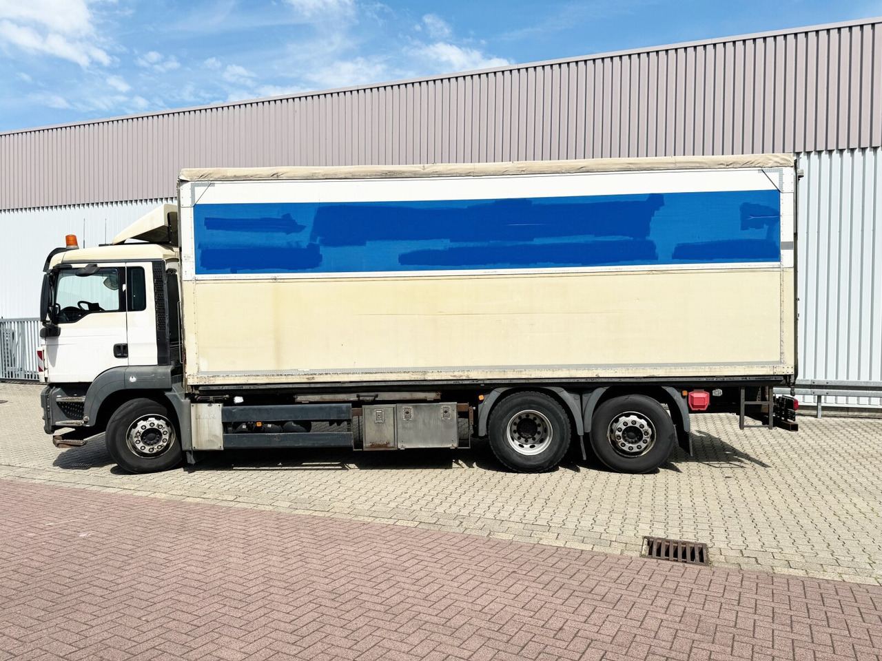 박스 트럭 MAN TGS 26.360 6X2-4 BL TGS 26.360 6X2-4 BL, Lift-/Lenkachse, Stapleraufnahme : 사진 14