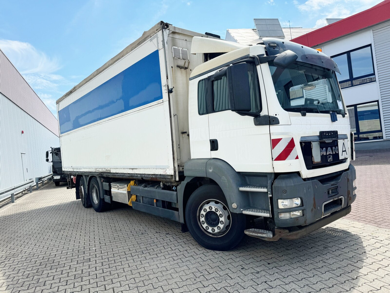 박스 트럭 MAN TGS 26.360 6X2-4 BL TGS 26.360 6X2-4 BL, Lift-/Lenkachse, Stapleraufnahme : 사진 7