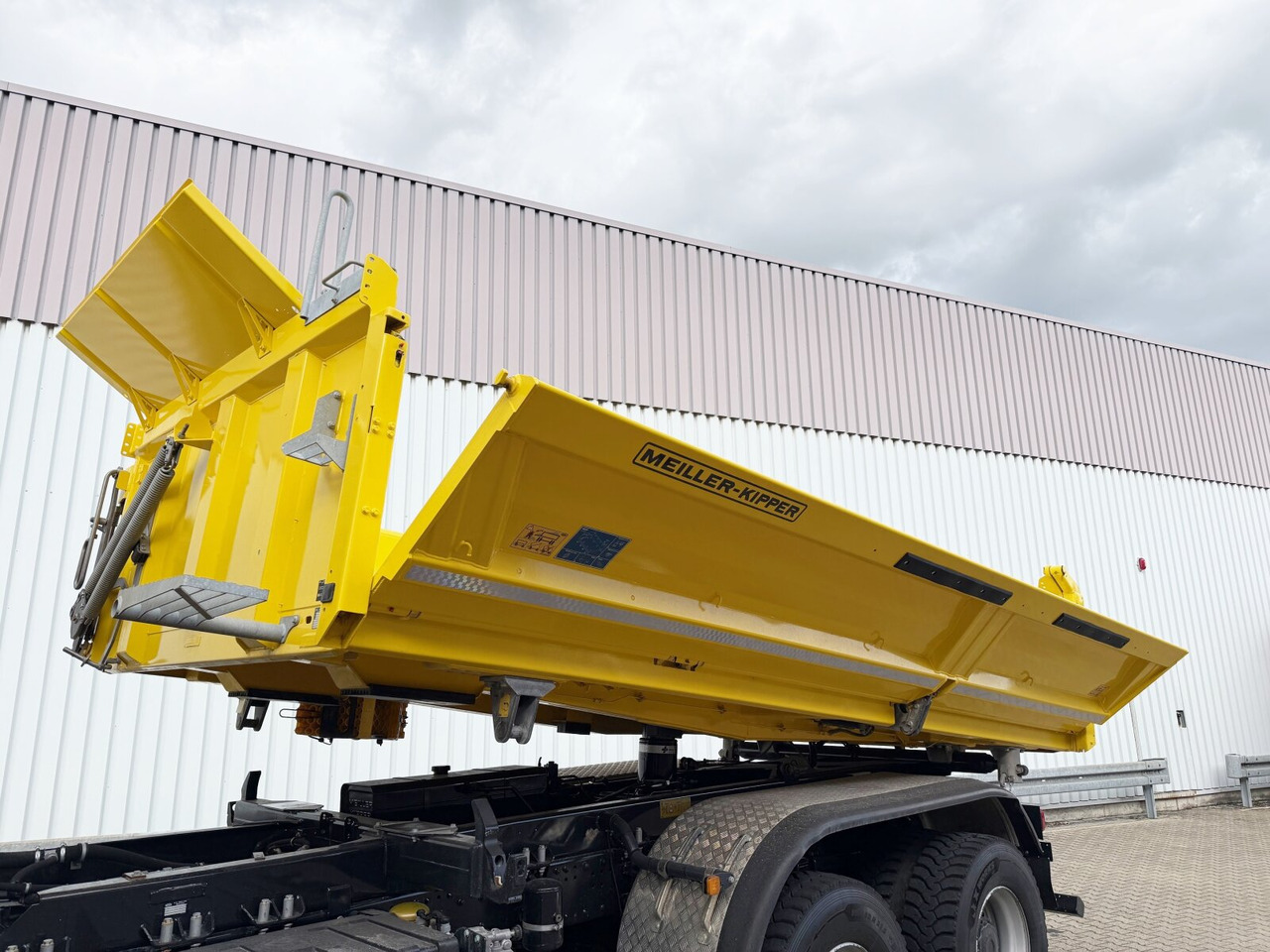 MAN TGS 26.470 6x6 BB TGS 26.470 6x6 BB, Hohe Bauart, Navi, Motorabtrieb, Bordmatik - 덤프트럭 : 사진 2 MAN TGS 26.470 6x6 BB TGS 26.470 6x6 BB, Hohe Bauart, Navi, Motorabtrieb, Bordmatik - 덤프트럭 : 사진 2