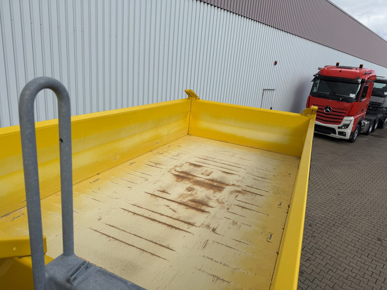 MAN TGS 26.470 6x6 BB TGS 26.470 6x6 BB, Hohe Bauart, Navi, Motorabtrieb, Bordmatik - 덤프트럭 : 사진 3 MAN TGS 26.470 6x6 BB TGS 26.470 6x6 BB, Hohe Bauart, Navi, Motorabtrieb, Bordmatik - 덤프트럭 : 사진 3