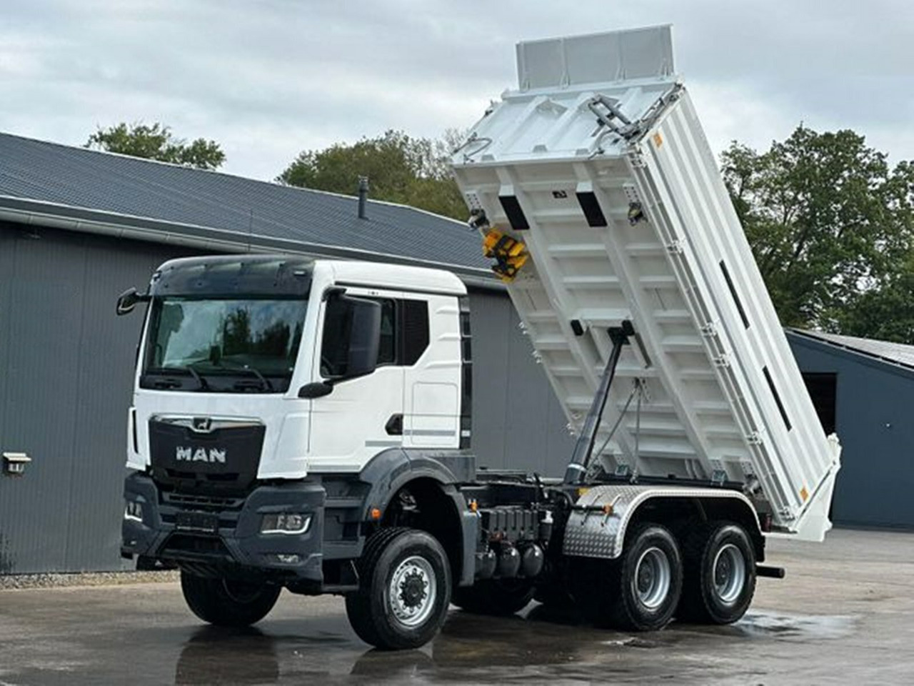 MAN TGS 33.480 6x6 BB CH TGS 33.480 6x6 BB CH, Hohe Bauart, Nebenantrieb - 덤프트럭 : 사진 1 MAN TGS 33.480 6x6 BB CH TGS 33.480 6x6 BB CH, Hohe Bauart, Nebenantrieb - 덤프트럭 : 사진 1