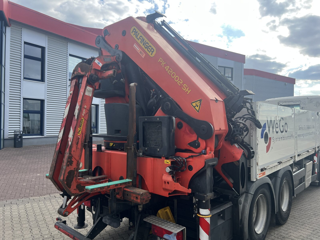 MAN TGS 35.440 8x4 BL TGS 35.440 8x4 BL, Navi, Heckkran Palfinger PK42002 SH-F + Jip PJ 060 B, 24,9m-730kg, Funk - 크레인 트럭, 드롭사이드/ 플랫베드 트럭 : 사진 4 MAN TGS 35.440 8x4 BL TGS 35.440 8x4 BL, Navi, Heckkran Palfinger PK42002 SH-F + Jip PJ 060 B, 24,9m-730kg, Funk - 크레인 트럭, 드롭사이드/ 플랫베드 트럭 : 사진 4