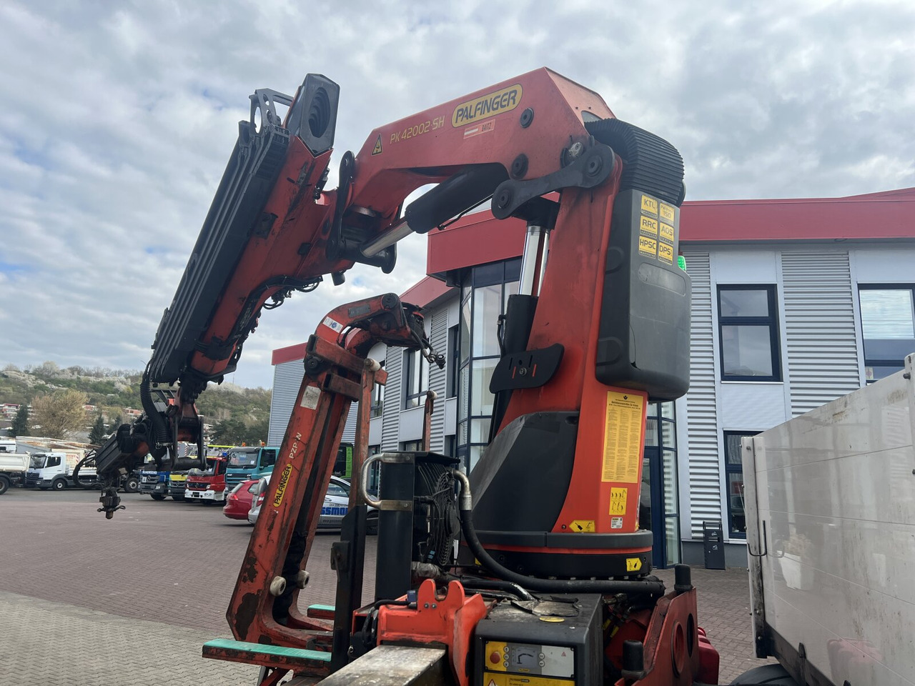 MAN TGS 35.440 8x4 BL TGS 35.440 8x4 BL, Navi, Heckkran Palfinger PK42002 SH-F + Jip PJ 060 B, 24,9m-730kg, Funk - 크레인 트럭, 드롭사이드/ 플랫베드 트럭 : 사진 2 MAN TGS 35.440 8x4 BL TGS 35.440 8x4 BL, Navi, Heckkran Palfinger PK42002 SH-F + Jip PJ 060 B, 24,9m-730kg, Funk - 크레인 트럭, 드롭사이드/ 플랫베드 트럭 : 사진 2