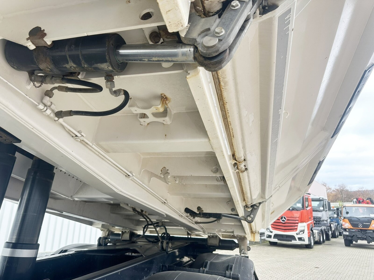 MAN TGS 35.460 8X4 BB TGS 35.460 8X4 BB, Meiller Bordmatik, Rollplane, 13m³ - 덤프트럭 : 사진 2 MAN TGS 35.460 8X4 BB TGS 35.460 8X4 BB, Meiller Bordmatik, Rollplane, 13m³ - 덤프트럭 : 사진 2