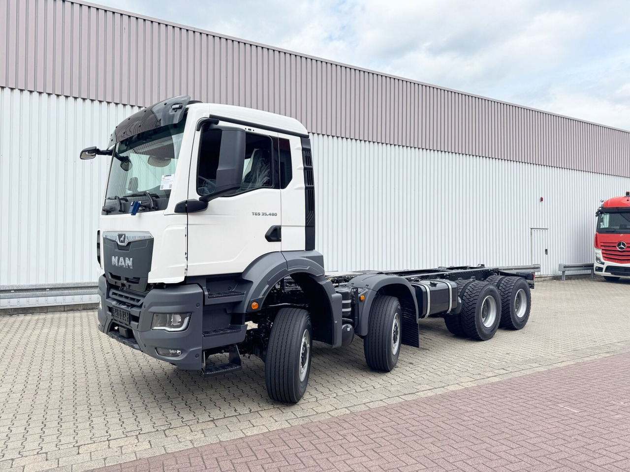 MAN TGS 35.480 8x8 BB CH TGS 35.480 8x8 BB CH, Hohe Bauart, Nebenantrieb - 캡 새시 트럭 : 사진 1 MAN TGS 35.480 8x8 BB CH TGS 35.480 8x8 BB CH, Hohe Bauart, Nebenantrieb - 캡 새시 트럭 : 사진 1