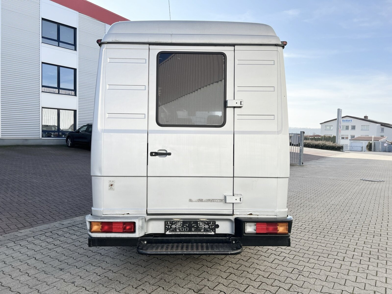 소형 버스, 승합차 Mercedes-Benz 711 D-KA 4x2 711 D-KA 4x2, Standklima, 11-Sitze, 2 x on stock : 사진 13 소형 버스, 승합차 Mercedes-Benz 711 D-KA 4x2 711 D-KA 4x2, Standklima, 11-Sitze, 2 x on stock : 사진 13