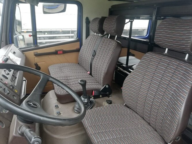 Mercedes-Benz 917 AF 4x4 Doka 917 AF 4x4 Doka - 박스 트럭 : 사진 2 Mercedes-Benz 917 AF 4x4 Doka 917 AF 4x4 Doka - 박스 트럭 : 사진 2
