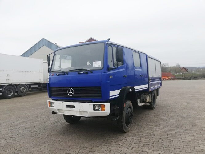 Mercedes-Benz 917 AF 4x4 Doka 917 AF 4x4 Doka - 박스 트럭 : 사진 1 Mercedes-Benz 917 AF 4x4 Doka 917 AF 4x4 Doka - 박스 트럭 : 사진 1