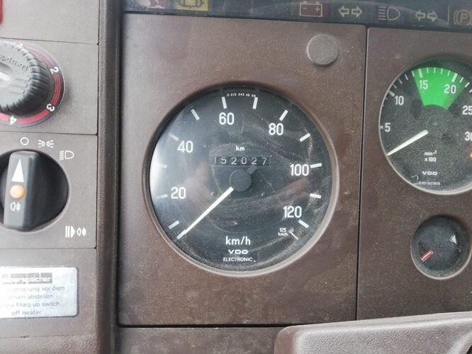Mercedes-Benz 917 AF 4x4 Doka 917 AF 4x4 Doka - 박스 트럭 : 사진 4 Mercedes-Benz 917 AF 4x4 Doka 917 AF 4x4 Doka - 박스 트럭 : 사진 4