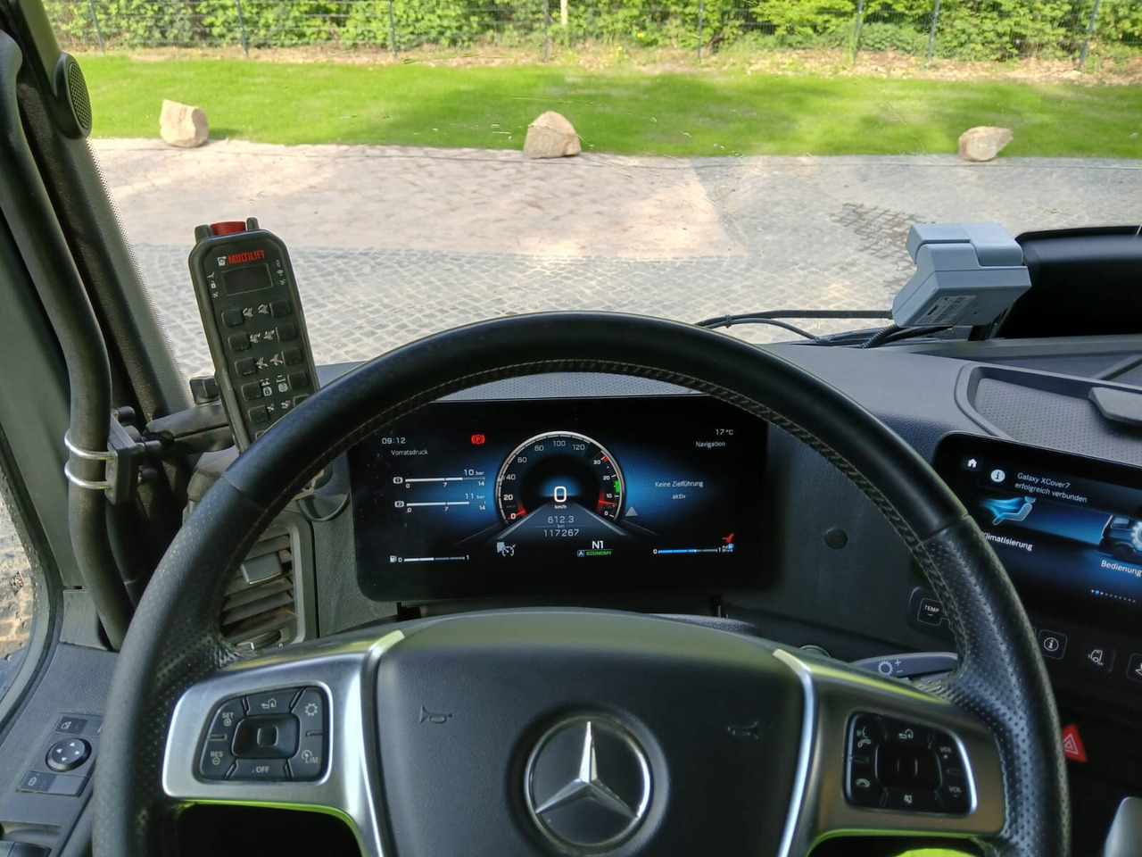 Mercedes-Benz Actros 1832 L 4x2 Actros 1832 L 4x2, Navi, MultimediaCockpit, Funk - 스킵 로더 트럭 : 사진 5 Mercedes-Benz Actros 1832 L 4x2 Actros 1832 L 4x2, Navi, MultimediaCockpit, Funk - 스킵 로더 트럭 : 사진 5