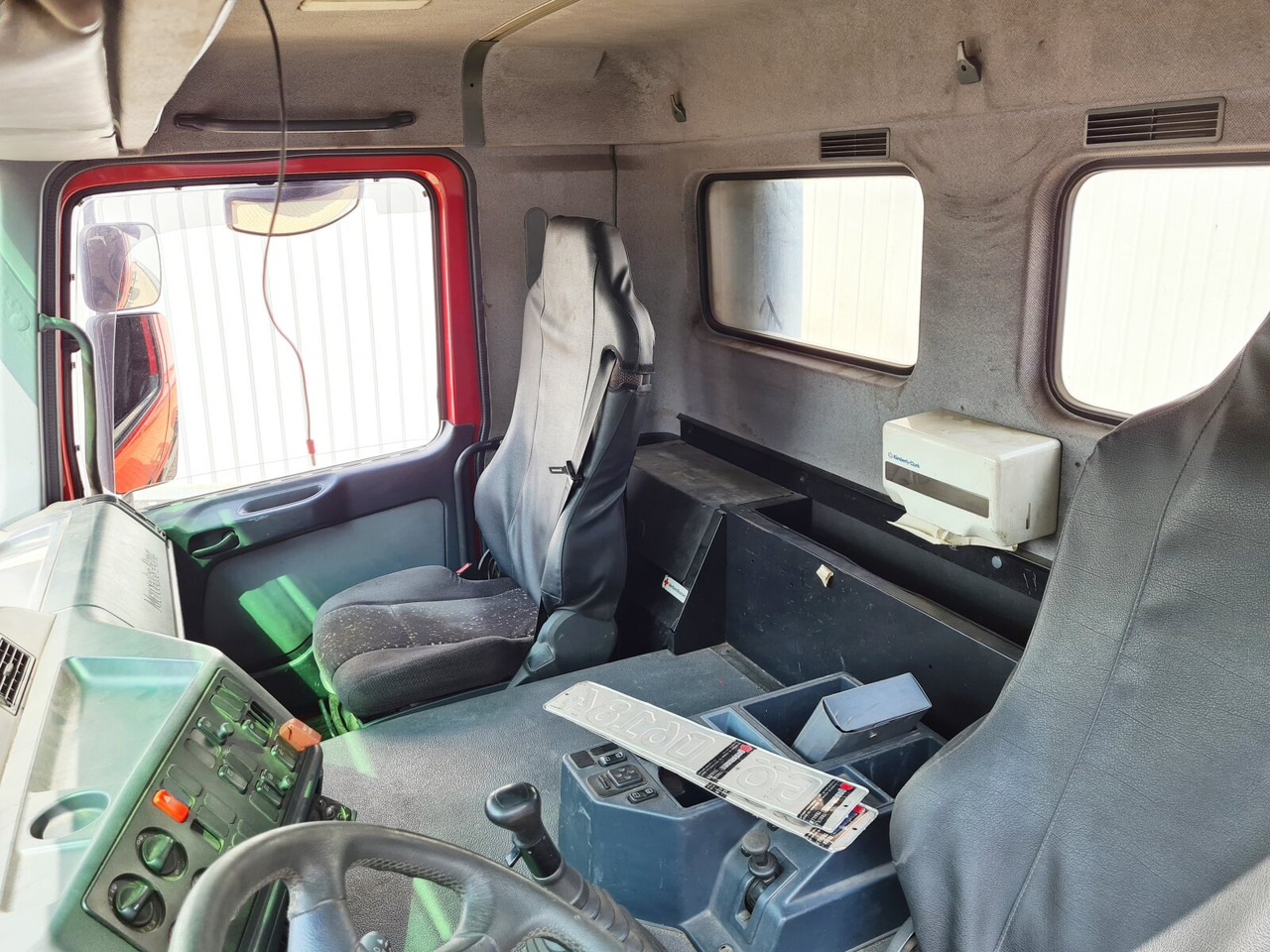 Mercedes-Benz Actros 1835 K 4x2 Actros 1835 K 4x2 - 캡 새시 트럭 : 사진 4 Mercedes-Benz Actros 1835 K 4x2 Actros 1835 K 4x2 - 캡 새시 트럭 : 사진 4