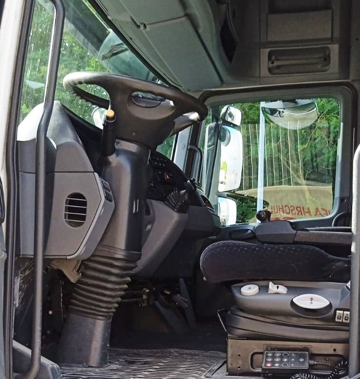 Mercedes-Benz Actros 1841 LS 4x2 Actros 1841/44 LS 4x2, Retarder, MegaSpace, Bi-Xenon, Ex-Fahrschule - 트랙터 유닛 : 사진 3 Mercedes-Benz Actros 1841 LS 4x2 Actros 1841/44 LS 4x2, Retarder, MegaSpace, Bi-Xenon, Ex-Fahrschule - 트랙터 유닛 : 사진 3