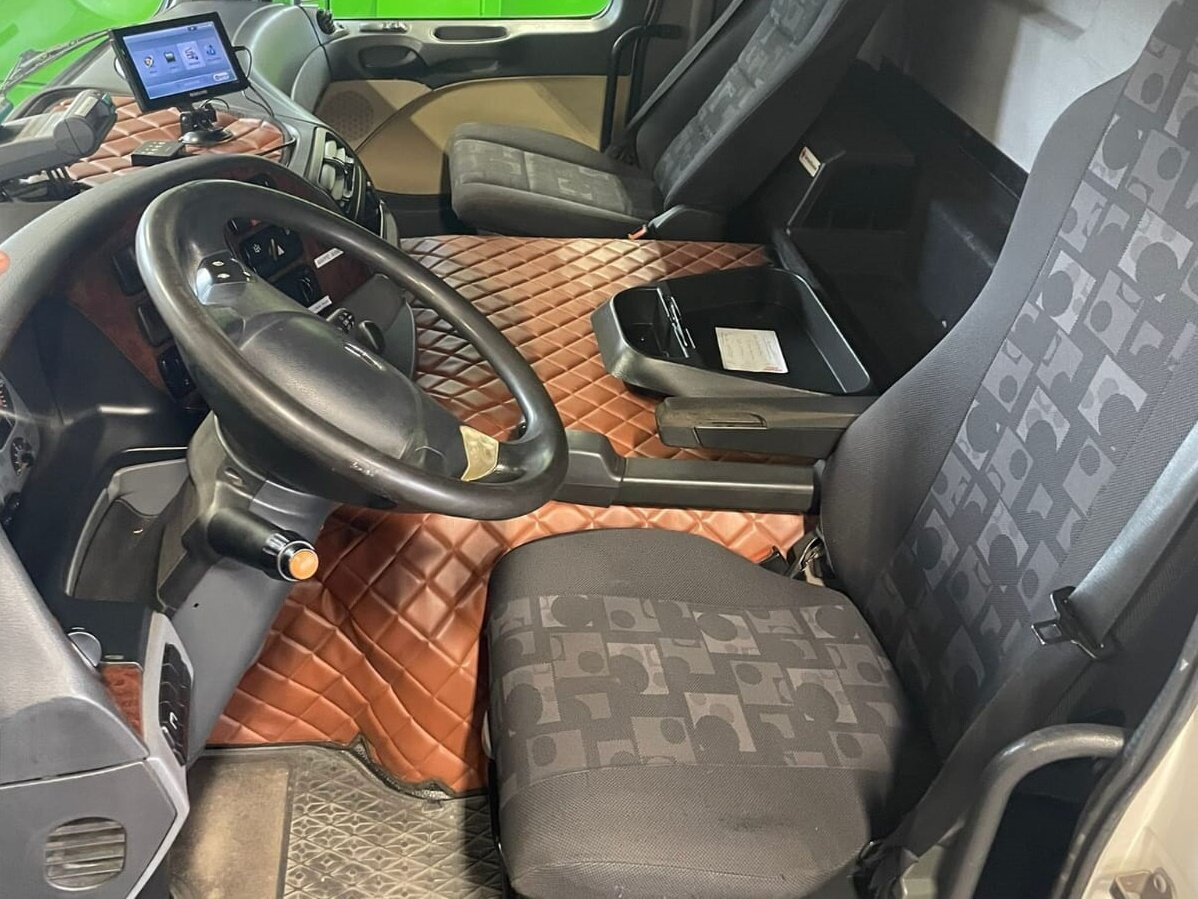 유조트럭 Mercedes-Benz Actros 1844 L 4x2 Actros 1844 L 4x2, Tank 14.250l : 사진 7