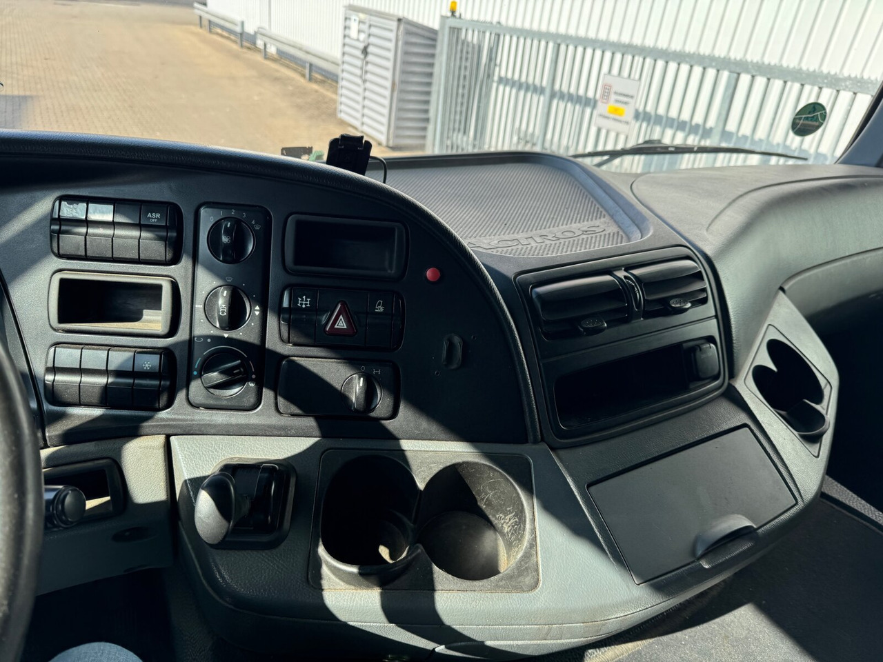 Mercedes-Benz Actros 1844 LS 4x2 Actros 1844 LS 4x2, Kipphydraulik - 트랙터 유닛 : 사진 3 Mercedes-Benz Actros 1844 LS 4x2 Actros 1844 LS 4x2, Kipphydraulik - 트랙터 유닛 : 사진 3