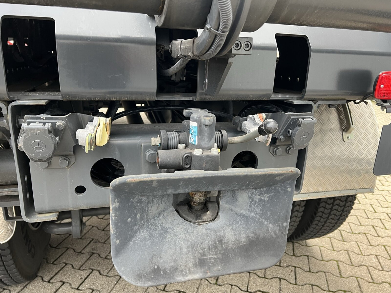 신규 캡 새시 트럭 Mercedes-Benz Actros 2141 K 4x2 Actros 2141 K 4x2 : 사진 10