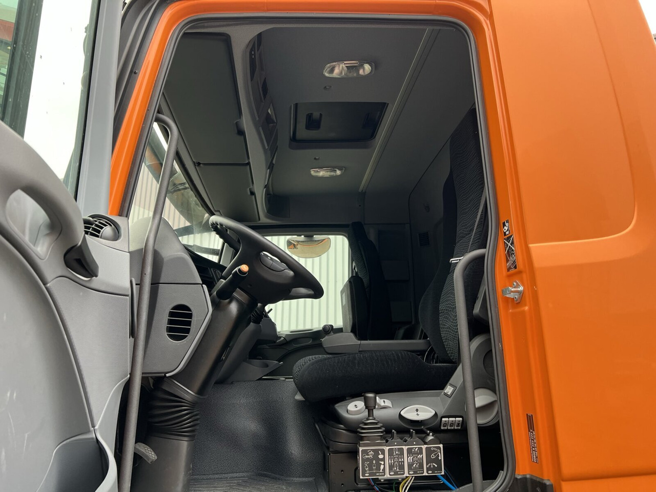 신규 캡 새시 트럭 Mercedes-Benz Actros 2141 K 4x2 Actros 2141 K 4x2 : 사진 13