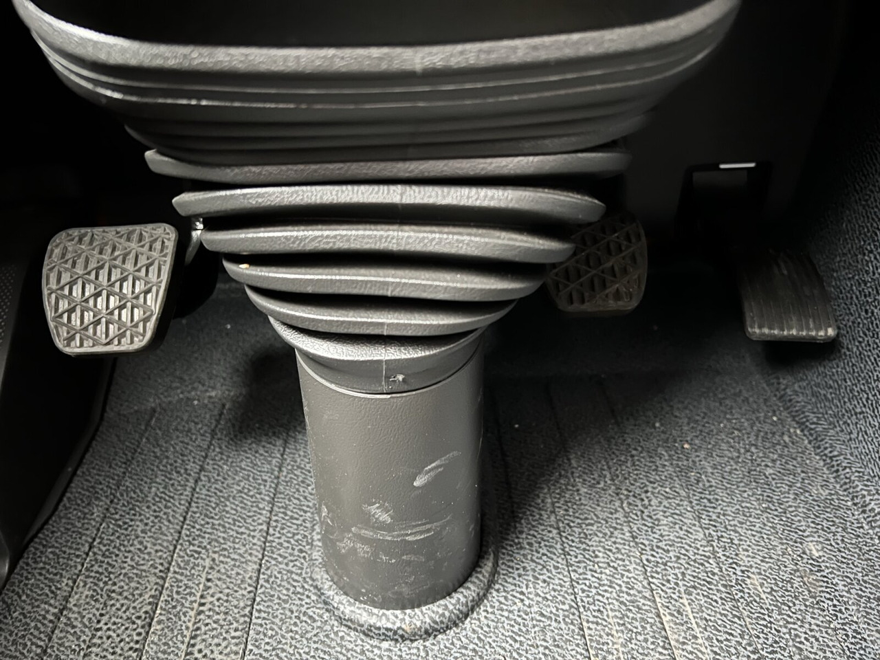 Mercedes-Benz Actros 2141 K 4x2 Actros 2141 K 4x2 - 트랙터 유닛 : 사진 4 Mercedes-Benz Actros 2141 K 4x2 Actros 2141 K 4x2 - 트랙터 유닛 : 사진 4