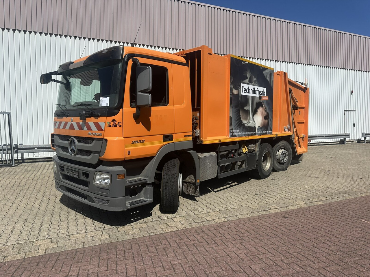 Mercedes-Benz Actros 2532 L 6x2 Actros 2532/41 L 6x2, EEV, Lenkachse, Haller X2C M21, Zöller-Schüttung - 쓰레기차 : 사진 1 Mercedes-Benz Actros 2532 L 6x2 Actros 2532/41 L 6x2, EEV, Lenkachse, Haller X2C M21, Zöller-Schüttung - 쓰레기차 : 사진 1