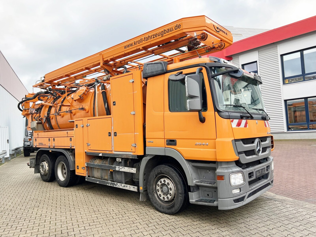 리스 Mercedes-Benz Actros 2544 L 6x2 Actros 2544 L 6x2, Lenkachse, Kroll Saug-/Spülwagen ca. 12m³, Funk Mercedes-Benz Actros 2544 L 6x2 Actros 2544 L 6x2, Lenkachse, Kroll Saug-/Spülwagen ca. 12m³, Funk : 사진 9