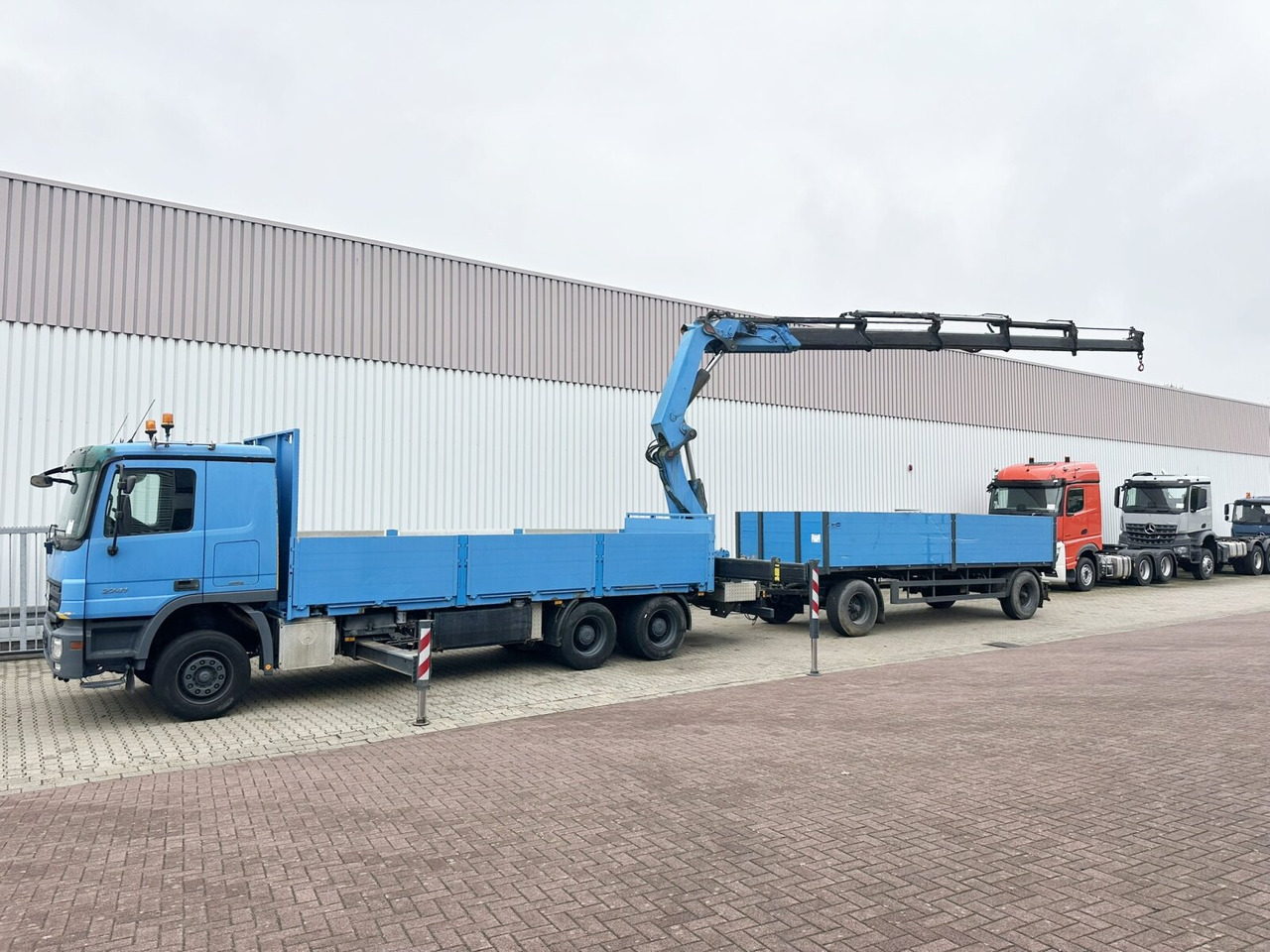 Mercedes-Benz Actros 2741 L 6x4 Actros 2741 L 6x4, Twist-Lock ausz. auf 3m, Heckkran Palfinger PK 42502-D, Funk - 드롭사이드/ 플랫베드 트럭, 크레인 트럭 : 사진 3 Mercedes-Benz Actros 2741 L 6x4 Actros 2741 L 6x4, Twist-Lock ausz. auf 3m, Heckkran Palfinger PK 42502-D, Funk - 드롭사이드/ 플랫베드 트럭, 크레인 트럭 : 사진 3