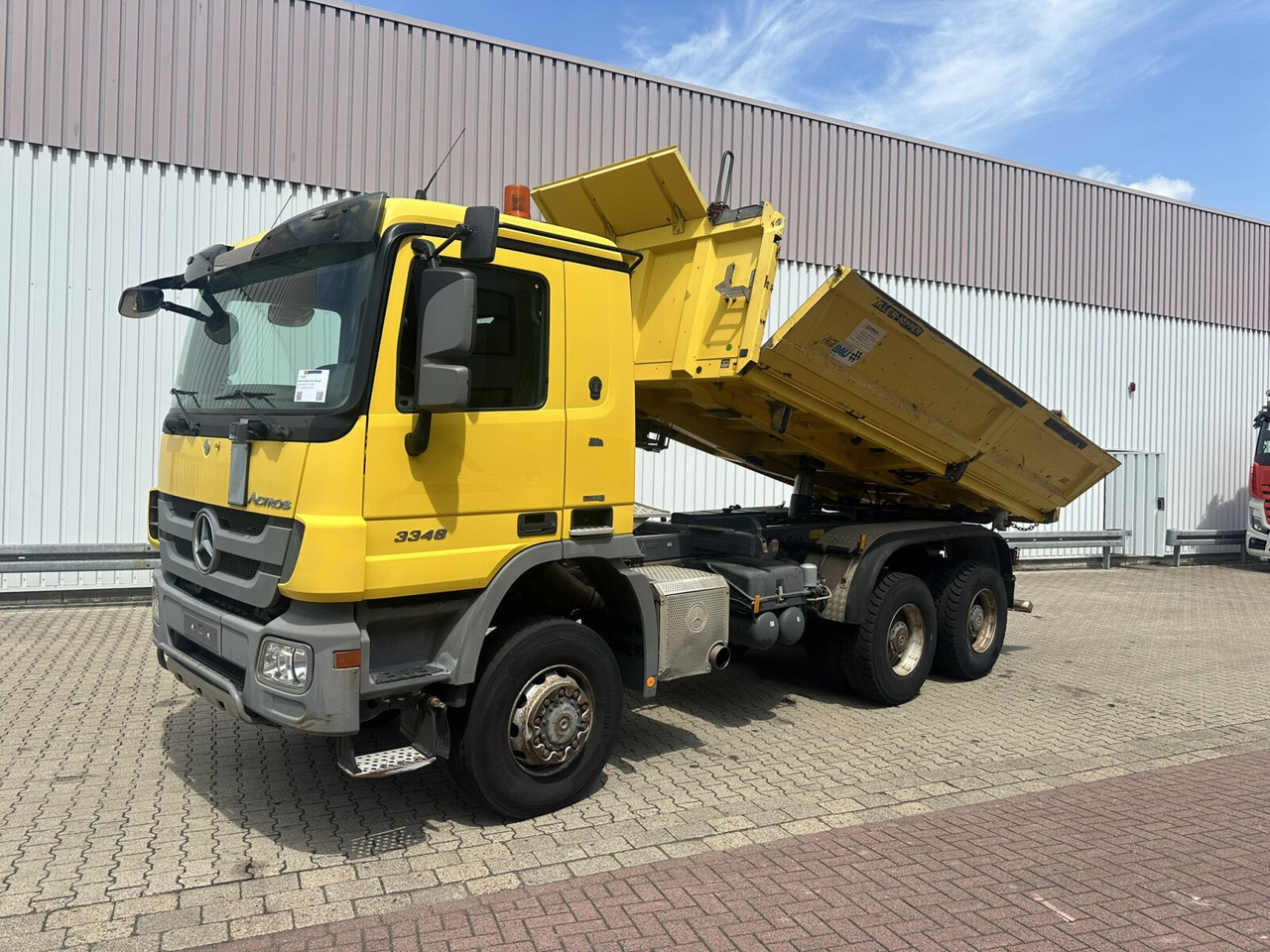 Mercedes-Benz Actros 3348 AK 6x6 Actros 3348 AK 6x6, Bordmatik links - 덤프트럭 : 사진 1 Mercedes-Benz Actros 3348 AK 6x6 Actros 3348 AK 6x6, Bordmatik links - 덤프트럭 : 사진 1