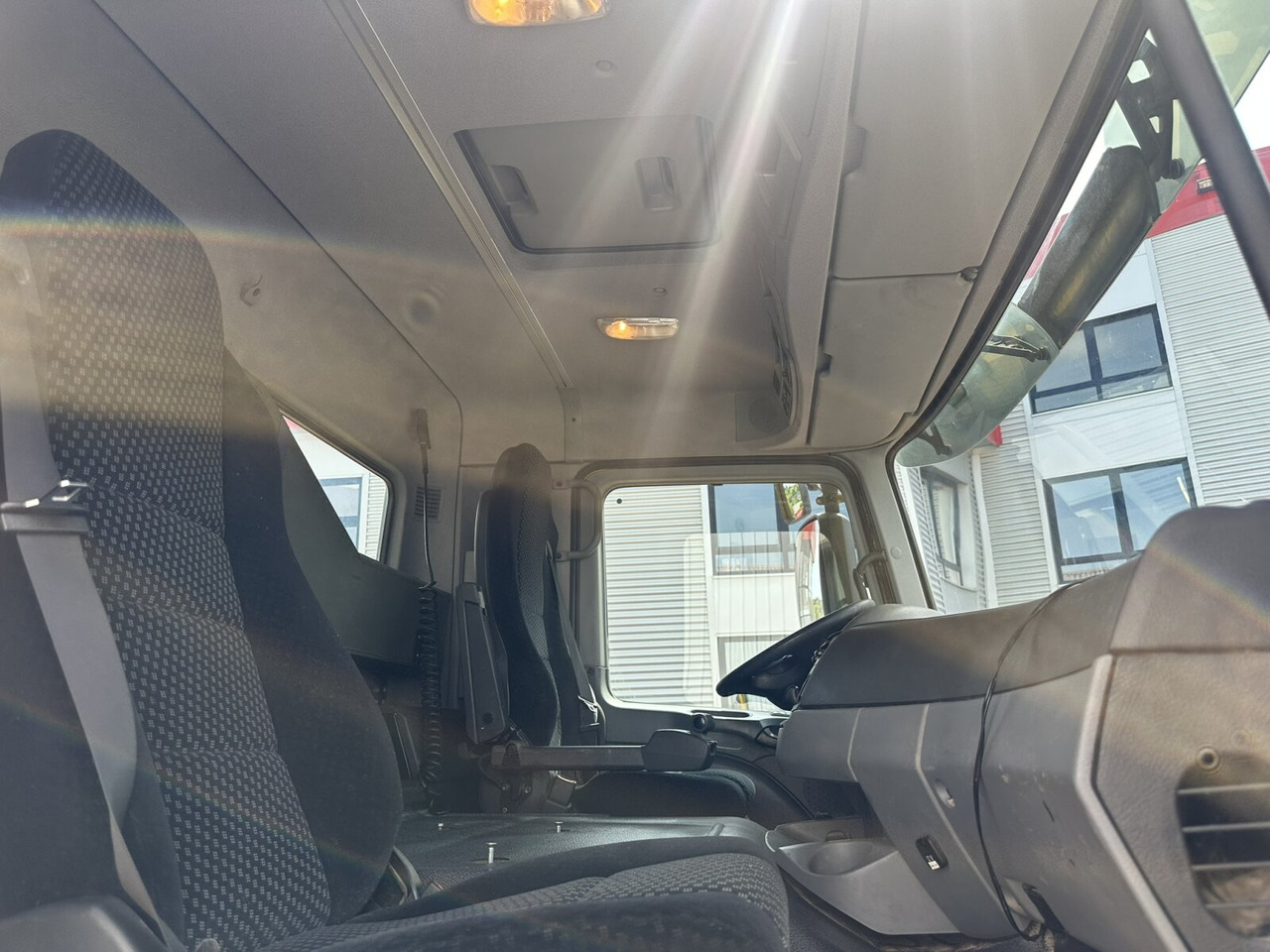 Mercedes-Benz Actros 3348 AK 6x6 Actros 3348 AK 6x6, Bordmatik links - 덤프트럭 : 사진 5 Mercedes-Benz Actros 3348 AK 6x6 Actros 3348 AK 6x6, Bordmatik links - 덤프트럭 : 사진 5