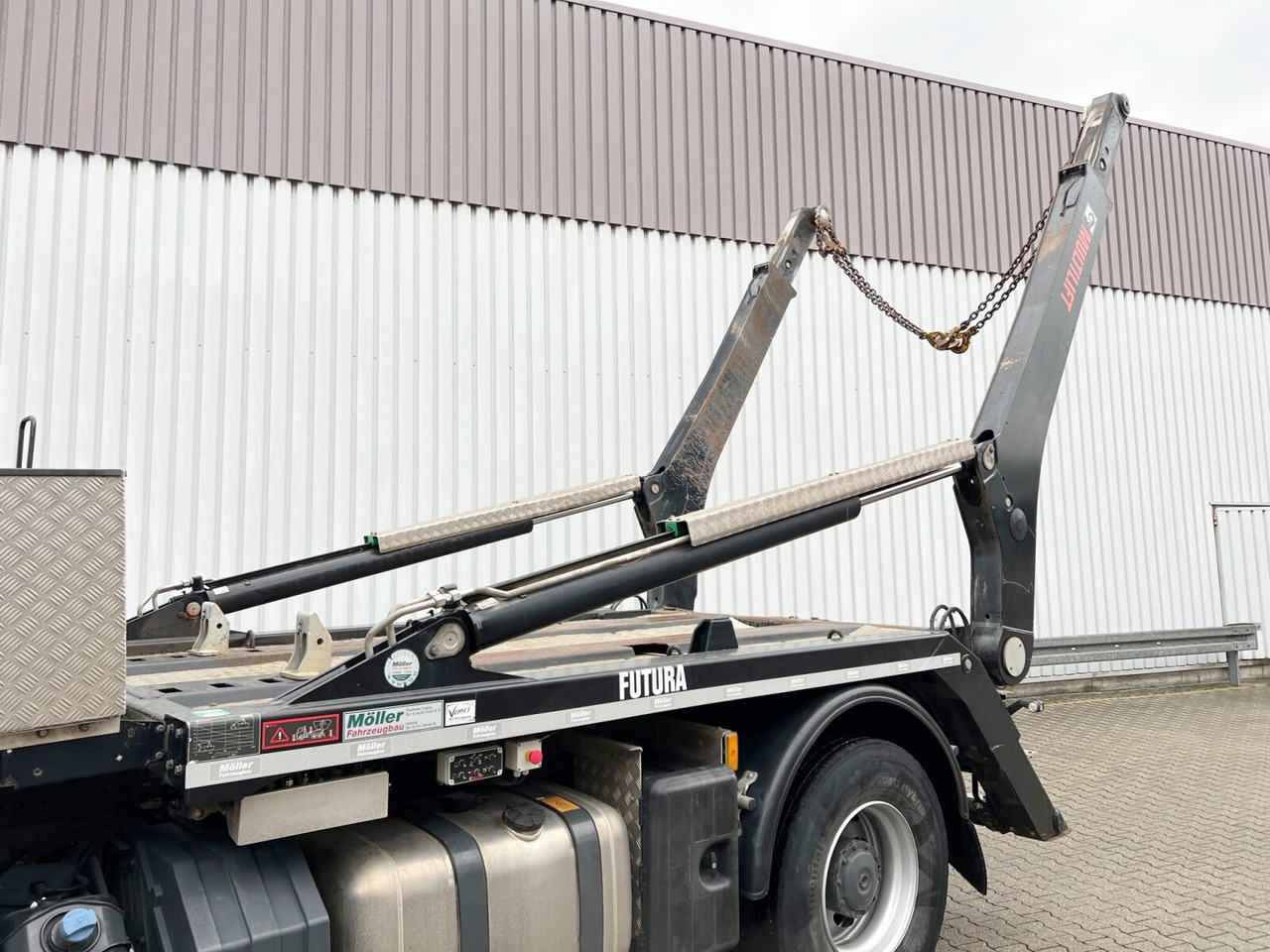 Mercedes-Benz Arocs 1830 K 4x2 Arocs 1830 K 4x2, Funk - 스킵 로더 트럭 : 사진 2 Mercedes-Benz Arocs 1830 K 4x2 Arocs 1830 K 4x2, Funk - 스킵 로더 트럭 : 사진 2