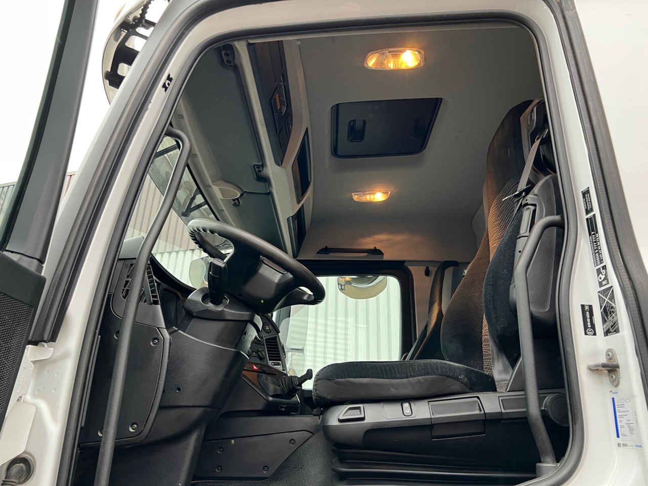 Mercedes-Benz Arocs 1830 K 4x2 Arocs 1830 K 4x2, Funk - 스킵 로더 트럭 : 사진 3 Mercedes-Benz Arocs 1830 K 4x2 Arocs 1830 K 4x2, Funk - 스킵 로더 트럭 : 사진 3