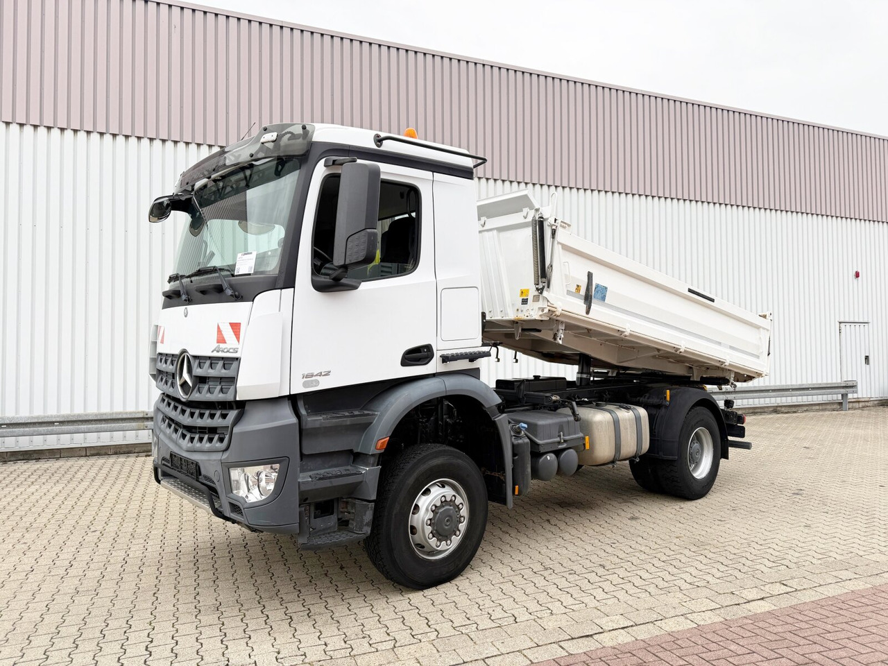Mercedes-Benz Arocs 1842 AK 4x4 Arocs 1842 AK 4x4 - 덤프트럭 : 사진 1 Mercedes-Benz Arocs 1842 AK 4x4 Arocs 1842 AK 4x4 - 덤프트럭 : 사진 1