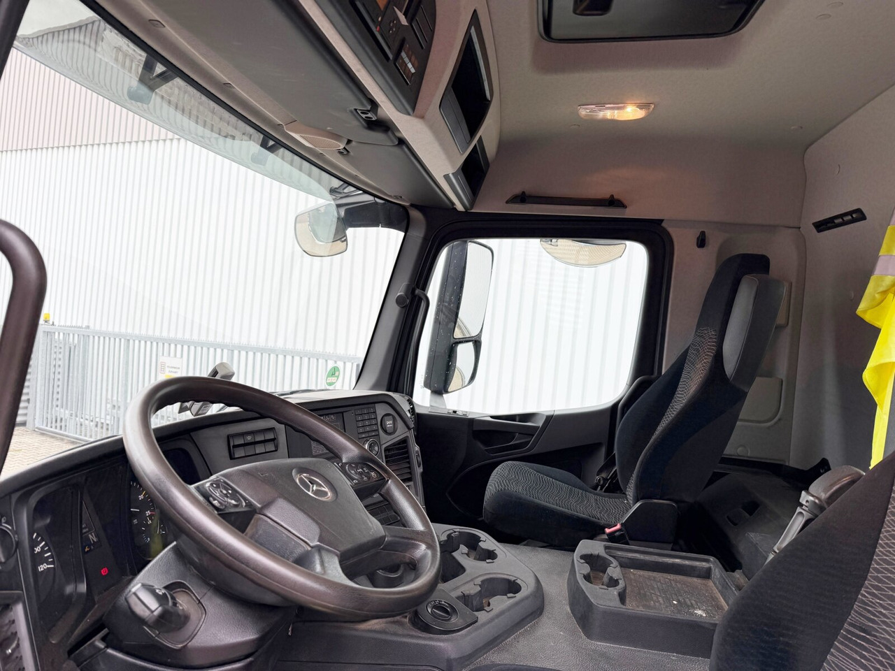 Mercedes-Benz Arocs 1842 AK 4x4 Arocs 1842 AK 4x4 - 덤프트럭 : 사진 3 Mercedes-Benz Arocs 1842 AK 4x4 Arocs 1842 AK 4x4 - 덤프트럭 : 사진 3