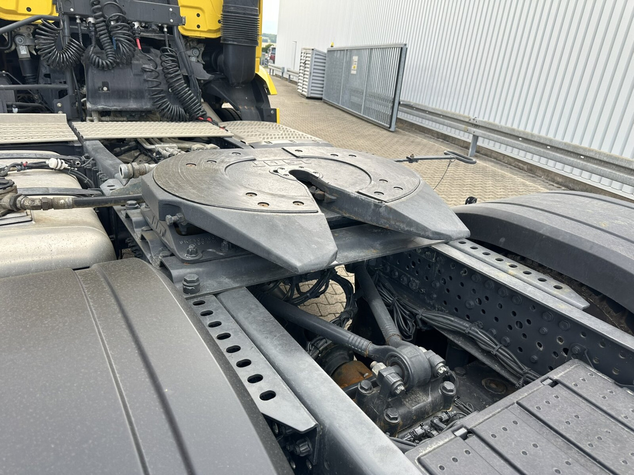 Mercedes-Benz Arocs 1851 LS 4x4 HAD Arocs 1851 LS 4x4 HAD, Hydraulik, Navi, MultimediaCockpit - 트랙터 유닛 : 사진 2 Mercedes-Benz Arocs 1851 LS 4x4 HAD Arocs 1851 LS 4x4 HAD, Hydraulik, Navi, MultimediaCockpit - 트랙터 유닛 : 사진 2