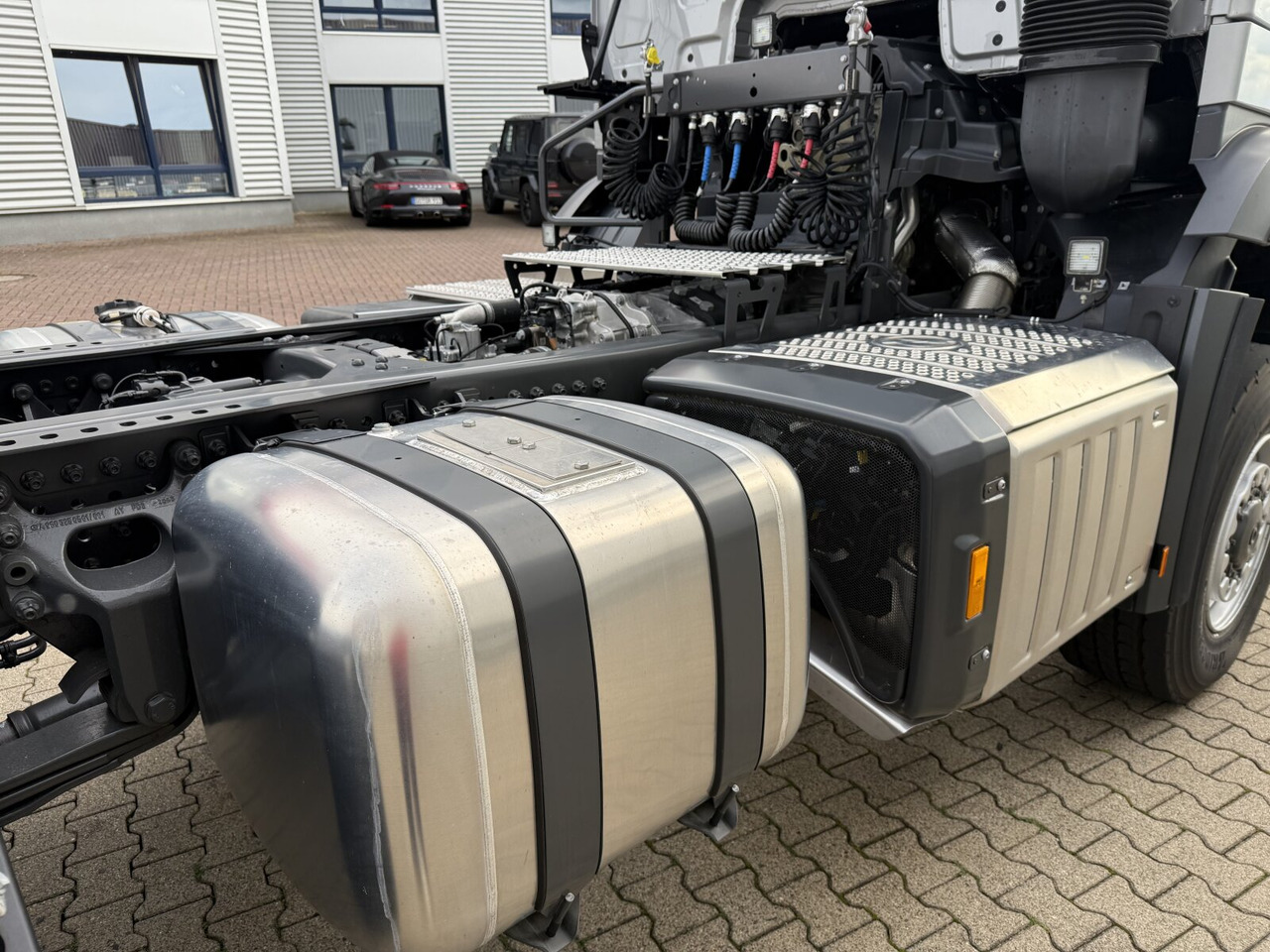 Mercedes-Benz Arocs 1853 AS 4x4 Arocs 1853 AS 4x4, Retarder, MultimediaCockpit, Navi - 트랙터 유닛 : 사진 3 Mercedes-Benz Arocs 1853 AS 4x4 Arocs 1853 AS 4x4, Retarder, MultimediaCockpit, Navi - 트랙터 유닛 : 사진 3