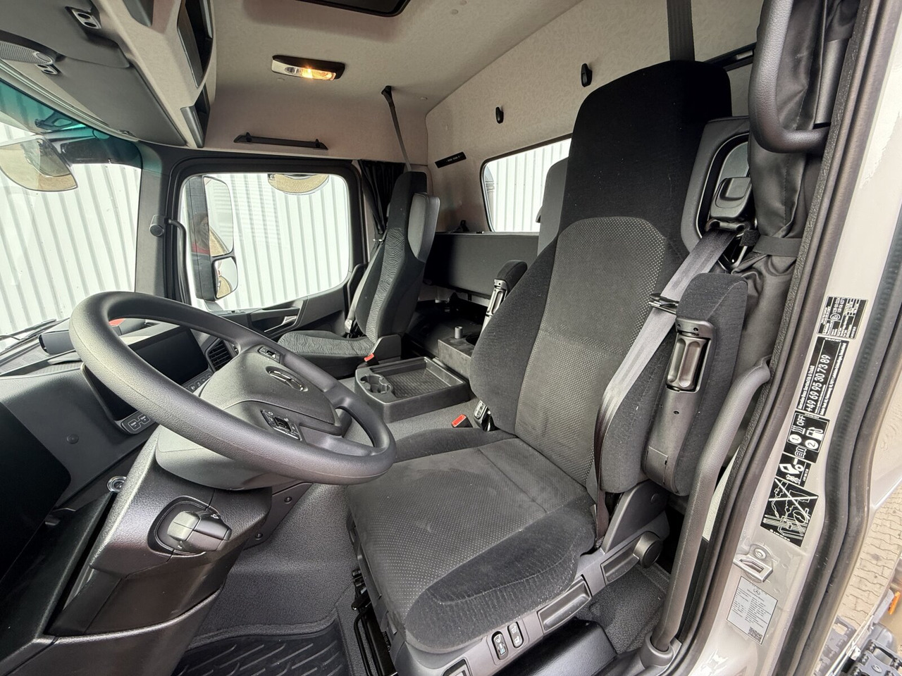 Mercedes-Benz Arocs 1853 AS 4x4 Arocs 1853 AS 4x4, Retarder, MultimediaCockpit, Navi - 트랙터 유닛 : 사진 5 Mercedes-Benz Arocs 1853 AS 4x4 Arocs 1853 AS 4x4, Retarder, MultimediaCockpit, Navi - 트랙터 유닛 : 사진 5
