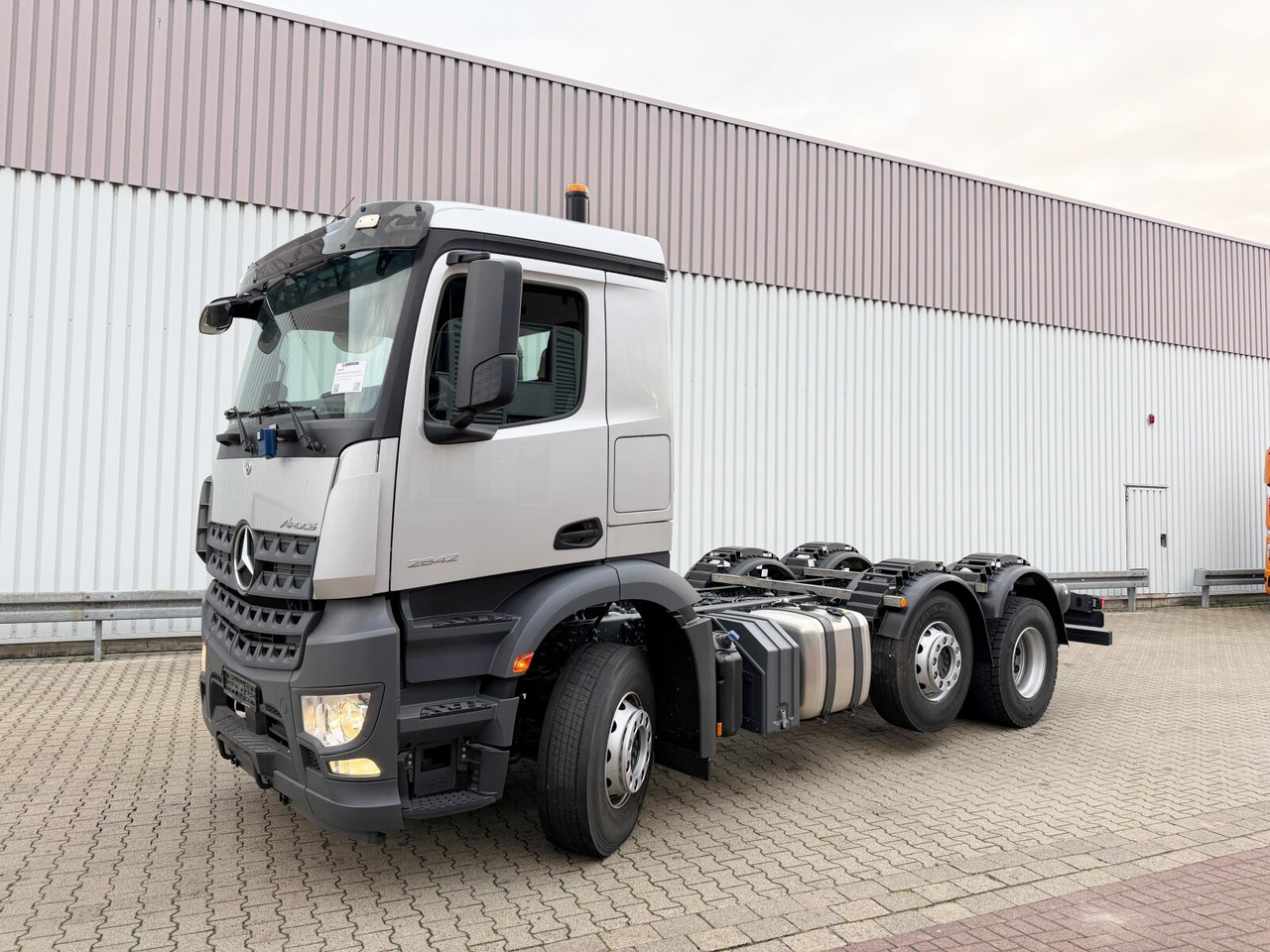 Mercedes-Benz Arocs 2542 L 6x2/4 Arocs 2542 L 6x2/4, Vorlauflenk-/liftachse, Navi, MultimediaCockpit - 캡 새시 트럭 : 사진 1 Mercedes-Benz Arocs 2542 L 6x2/4 Arocs 2542 L 6x2/4, Vorlauflenk-/liftachse, Navi, MultimediaCockpit - 캡 새시 트럭 : 사진 1