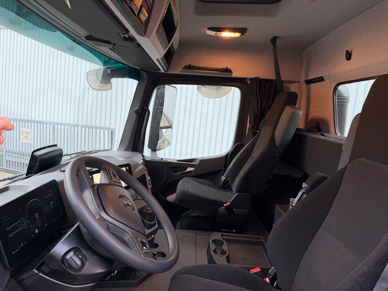 Mercedes-Benz Arocs 2542 L 6x2/4 Arocs 2542 L 6x2/4, Vorlauflenk-/liftachse, Navi, MultimediaCockpit - 캡 새시 트럭 : 사진 2 Mercedes-Benz Arocs 2542 L 6x2/4 Arocs 2542 L 6x2/4, Vorlauflenk-/liftachse, Navi, MultimediaCockpit - 캡 새시 트럭 : 사진 2