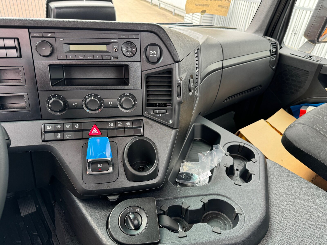 Mercedes-Benz Arocs 2633 6x4, Automatik, 2x Nebenantrieb Arocs 2633 6x4, 2x Nebenantrieb - 캡 새시 트럭 : 사진 5 Mercedes-Benz Arocs 2633 6x4, Automatik, 2x Nebenantrieb Arocs 2633 6x4, 2x Nebenantrieb - 캡 새시 트럭 : 사진 5