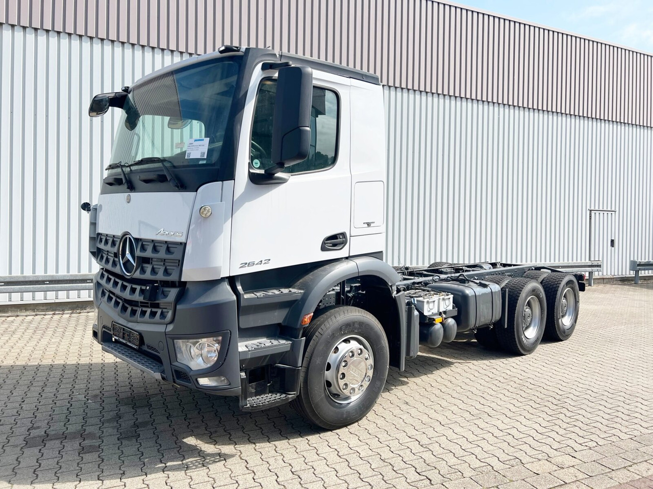 Mercedes-Benz Arocs 2642/45 K 6x4 Arocs 2642/45 K 6x4, Retarder, Motorabtrieb - 캡 새시 트럭 : 사진 1 Mercedes-Benz Arocs 2642/45 K 6x4 Arocs 2642/45 K 6x4, Retarder, Motorabtrieb - 캡 새시 트럭 : 사진 1
