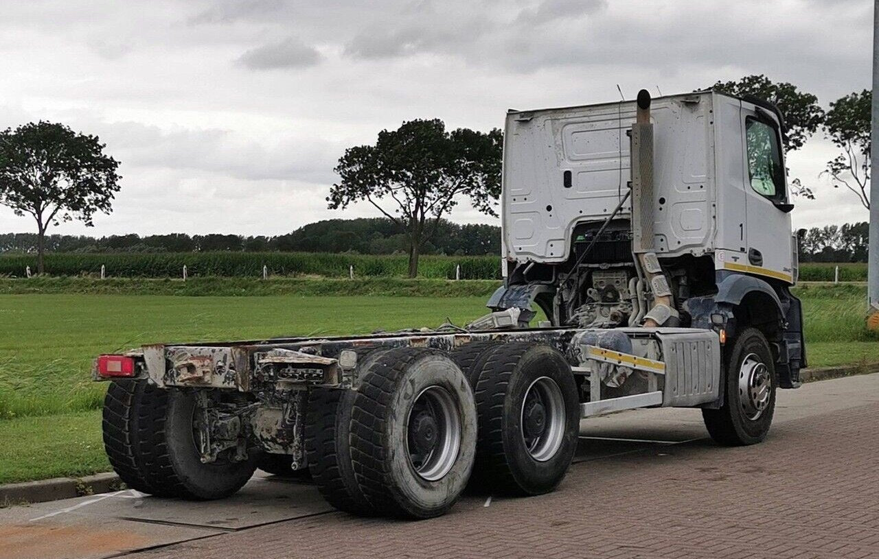Mercedes-Benz Arocs 2642 K 6x4 Arocs 2642 K 6x4, Retarder, Motorabtrieb - 후크 리프트 트럭 : 사진 2 Mercedes-Benz Arocs 2642 K 6x4 Arocs 2642 K 6x4, Retarder, Motorabtrieb - 후크 리프트 트럭 : 사진 2