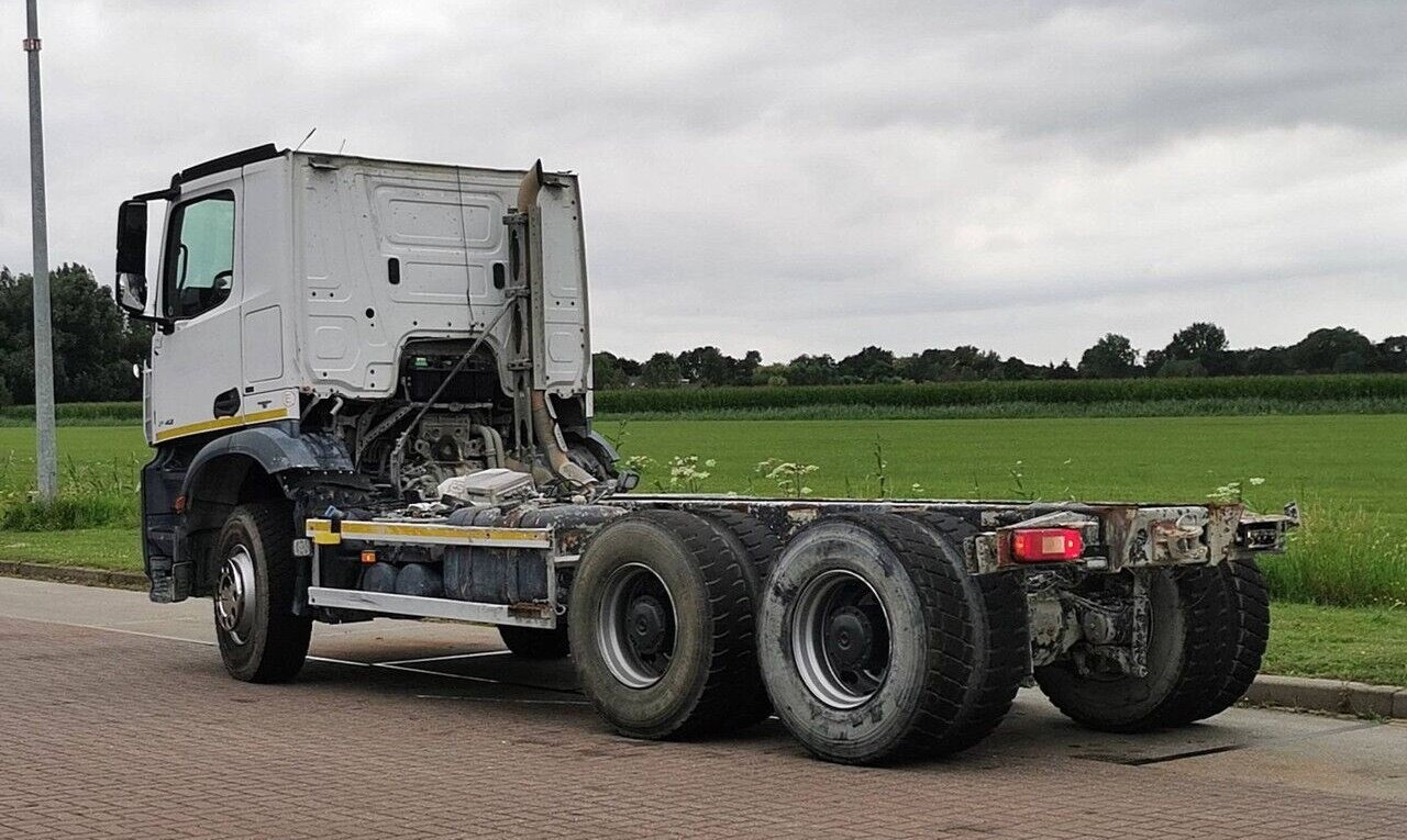 Mercedes-Benz Arocs 2642 K 6x4 Arocs 2642 K 6x4, Retarder, Motorabtrieb - 후크 리프트 트럭 : 사진 3 Mercedes-Benz Arocs 2642 K 6x4 Arocs 2642 K 6x4, Retarder, Motorabtrieb - 후크 리프트 트럭 : 사진 3