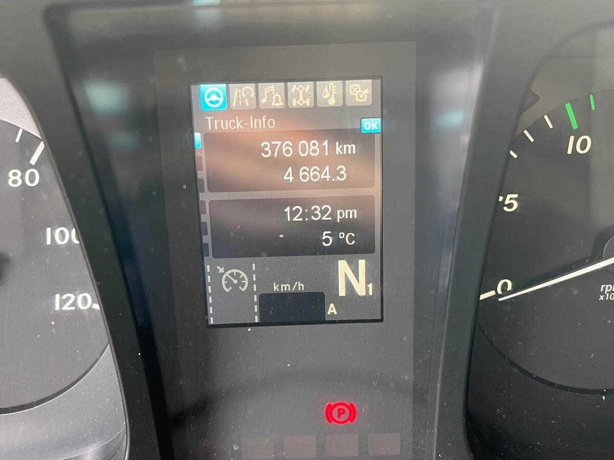 Mercedes-Benz Arocs 2651 L 6x4 Arocs 2651 L 6x4, Retarder, StreamSpace, Heckkran Epsilon M120L - 목재 트럭, 크레인 트럭 : 사진 4 Mercedes-Benz Arocs 2651 L 6x4 Arocs 2651 L 6x4, Retarder, StreamSpace, Heckkran Epsilon M120L - 목재 트럭, 크레인 트럭 : 사진 4