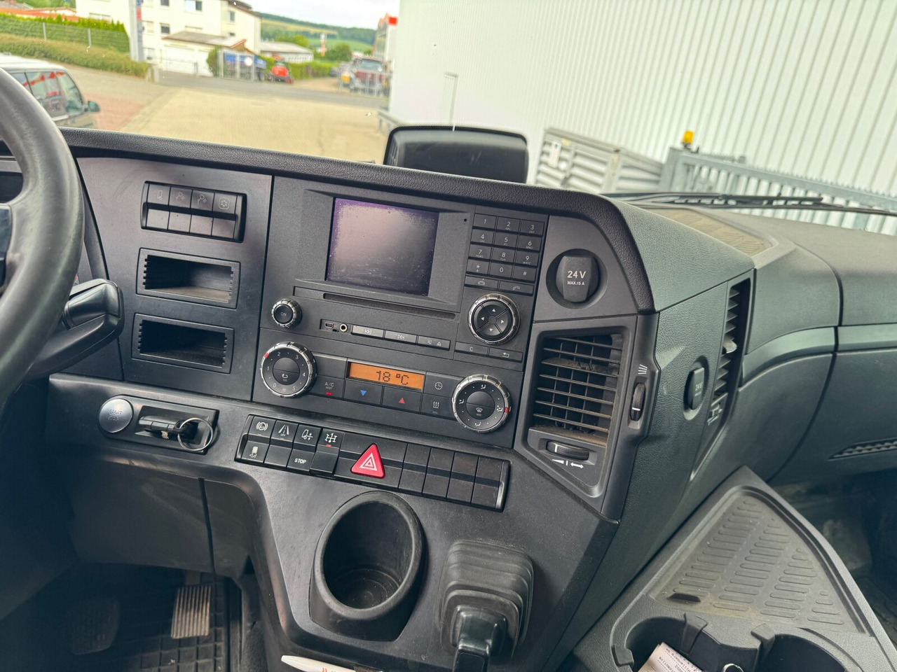 Mercedes-Benz Arocs 2651 L 6x4 Arocs 2651 L 6x4, Retarder, StreamSpace - 캡 새시 트럭 : 사진 2 Mercedes-Benz Arocs 2651 L 6x4 Arocs 2651 L 6x4, Retarder, StreamSpace - 캡 새시 트럭 : 사진 2