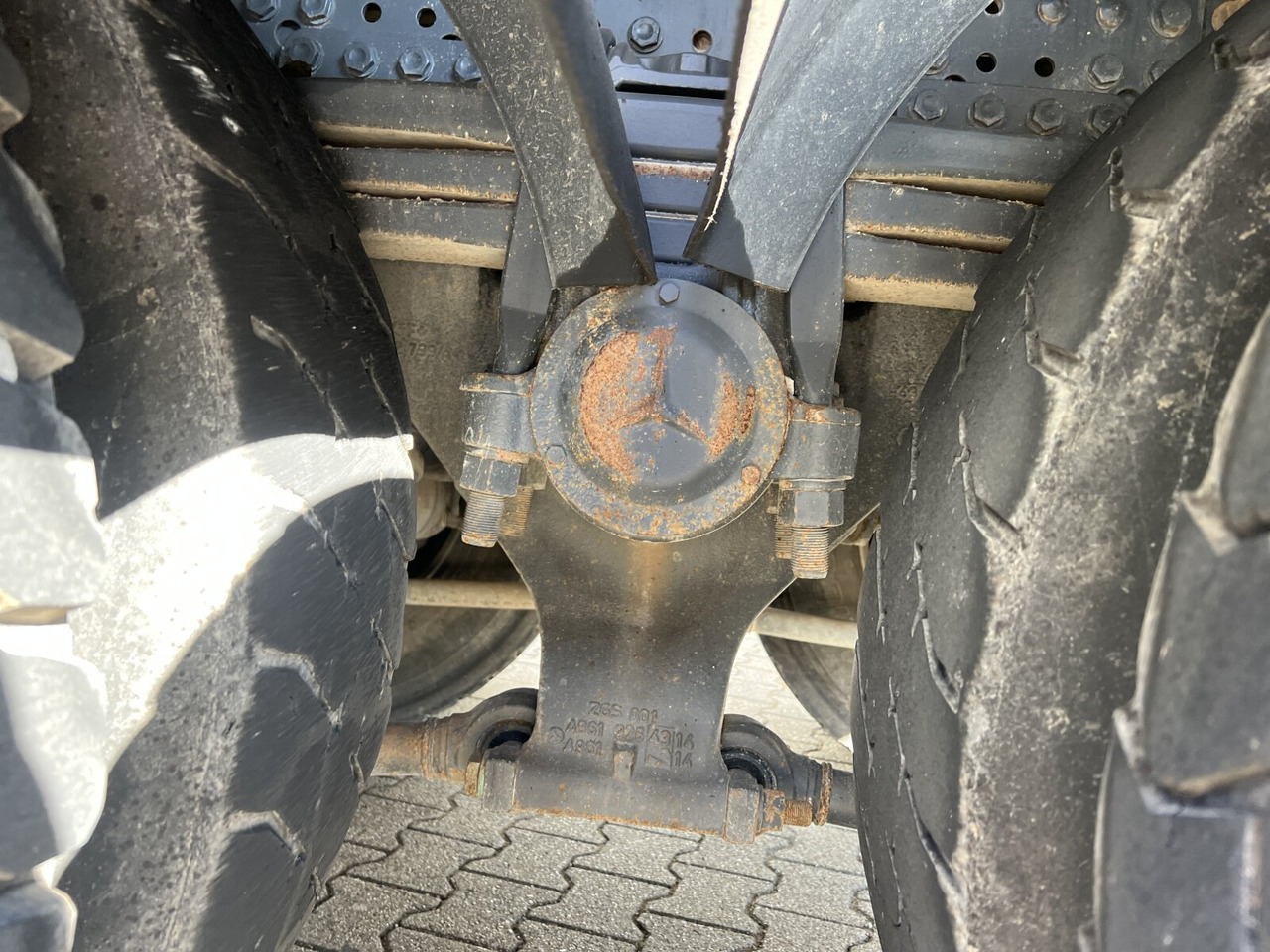 Mercedes-Benz Arocs 3243 K 8x4 Arocs 3243 K 8x4, Ressenig Thermo Alukipper 3-S - 덤프트럭 : 사진 3 Mercedes-Benz Arocs 3243 K 8x4 Arocs 3243 K 8x4, Ressenig Thermo Alukipper 3-S - 덤프트럭 : 사진 3