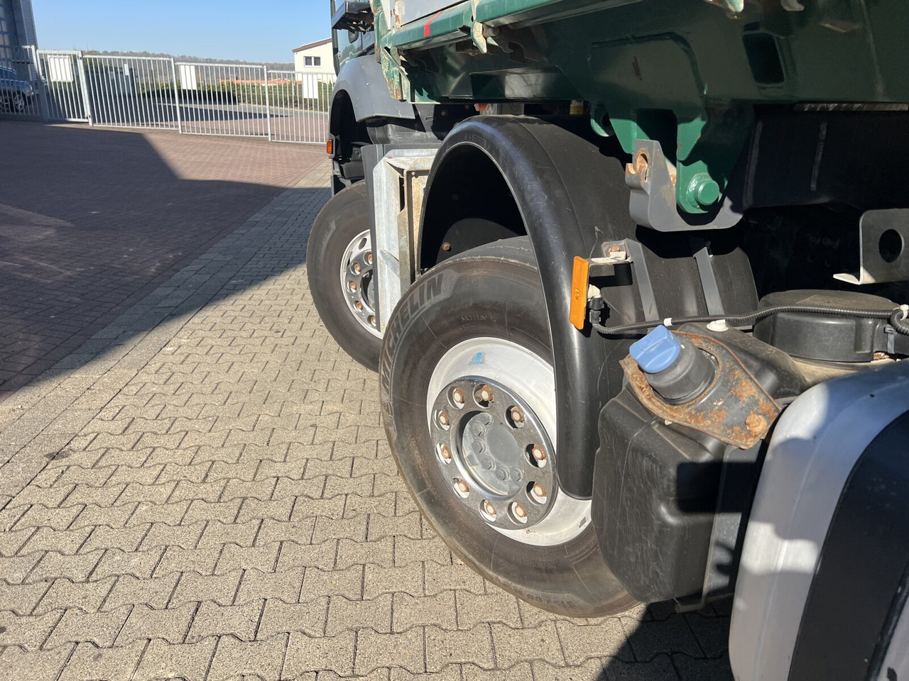 Mercedes-Benz Arocs 3243 K 8x4 Arocs 3243 K 8x4, Ressenig Thermo Alukipper 3-S - 덤프트럭 : 사진 4 Mercedes-Benz Arocs 3243 K 8x4 Arocs 3243 K 8x4, Ressenig Thermo Alukipper 3-S - 덤프트럭 : 사진 4