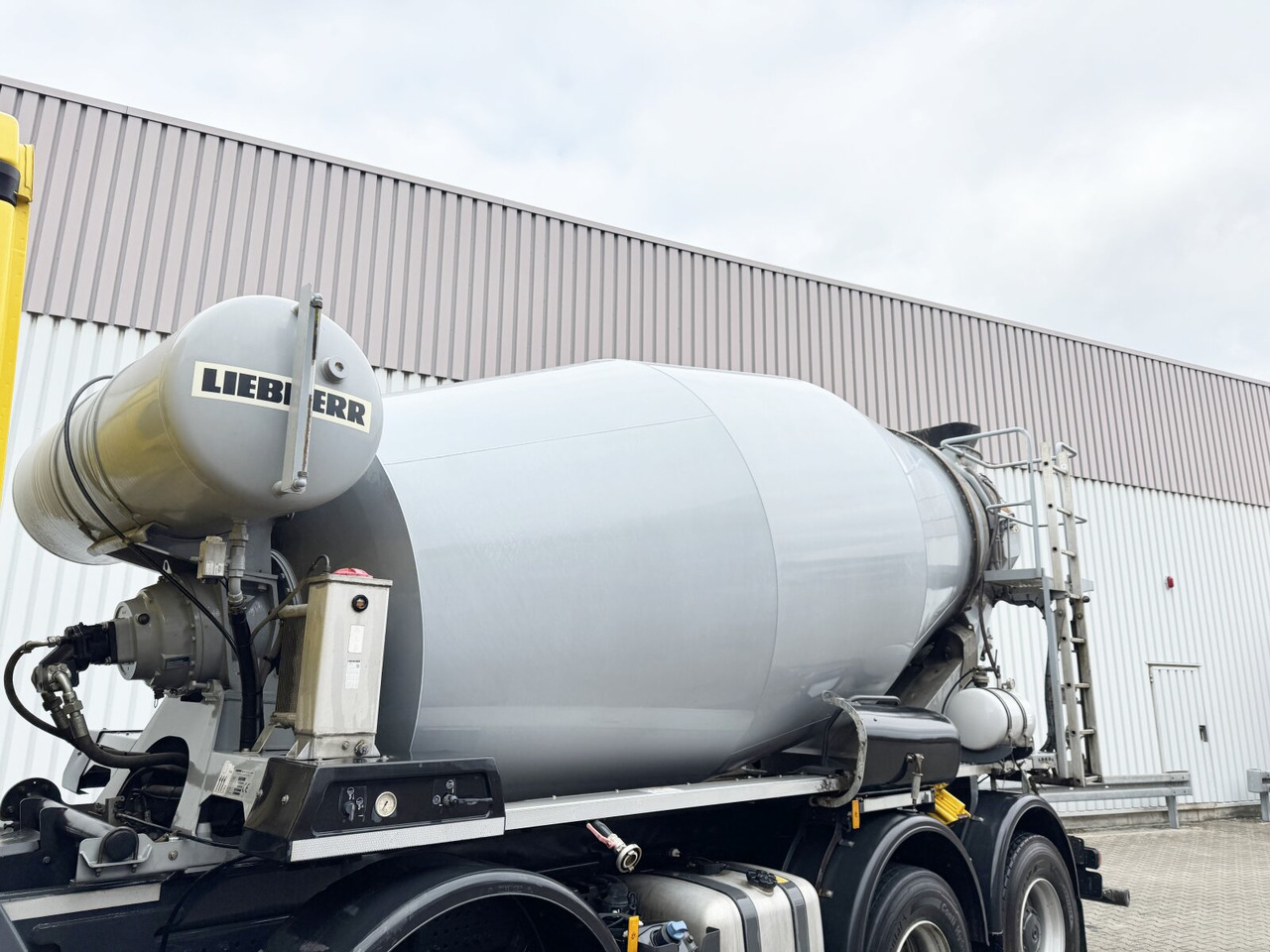 Mercedes-Benz Arocs 3246 B 8x4/4 Arocs 3246 B 8x4/4, Liebherr HTM 905 Mischer, 9m³, Multimedia Cockpit, Navi - 콘크리트 믹서 트럭 : 사진 4 Mercedes-Benz Arocs 3246 B 8x4/4 Arocs 3246 B 8x4/4, Liebherr HTM 905 Mischer, 9m³, Multimedia Cockpit, Navi - 콘크리트 믹서 트럭 : 사진 4