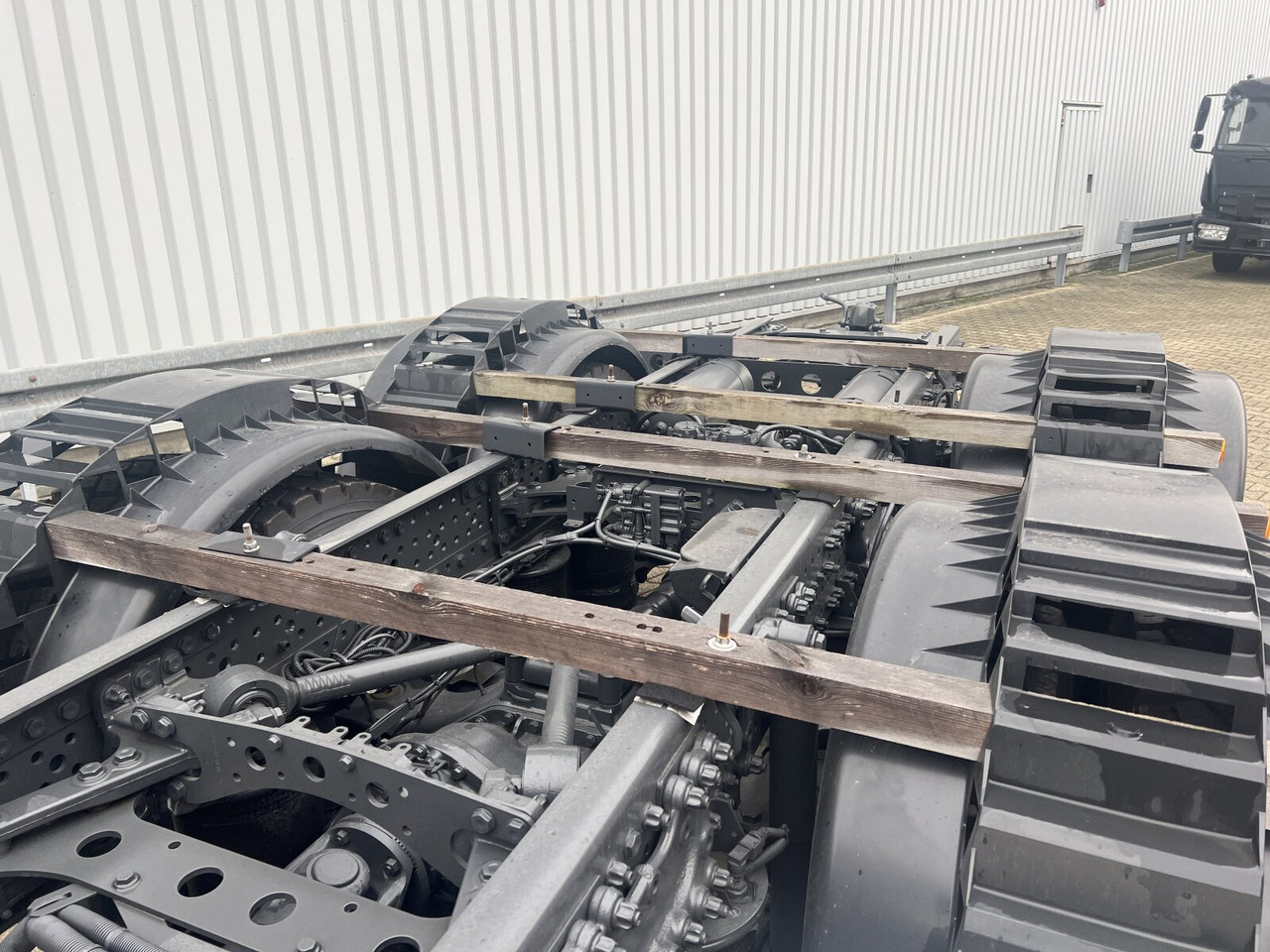 Mercedes-Benz Arocs 3251 L 8x4/4 Arocs 3251 L 8x4/4, mit Motorabtrieb C plus NA - 캡 새시 트럭 : 사진 3 Mercedes-Benz Arocs 3251 L 8x4/4 Arocs 3251 L 8x4/4, mit Motorabtrieb C plus NA - 캡 새시 트럭 : 사진 3