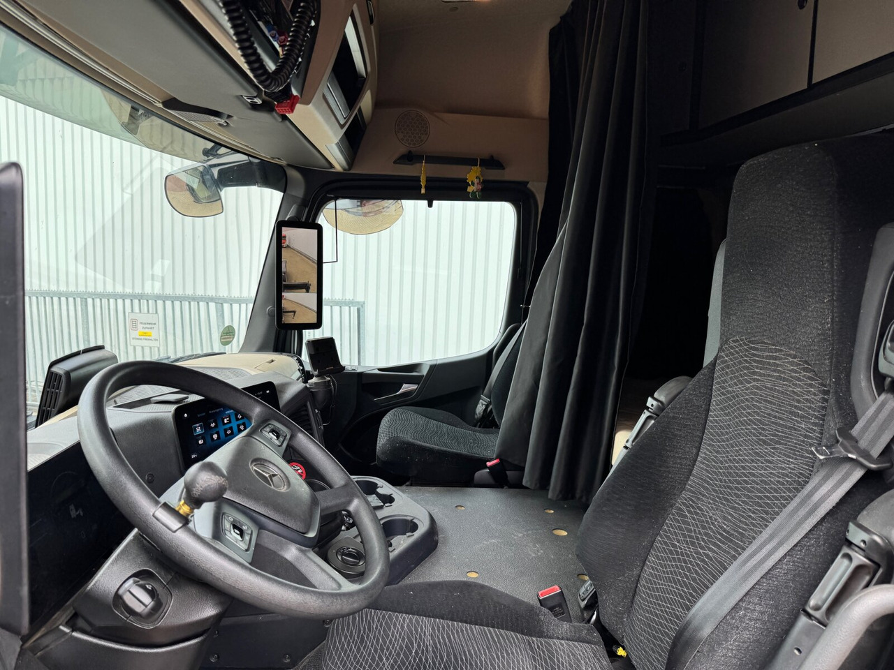 Mercedes-Benz Arocs 3351 LS 6x6 Arocs 3351 LS 6x6, Grounder, MirrorCam, Navi - 캡 새시 트럭 : 사진 5 Mercedes-Benz Arocs 3351 LS 6x6 Arocs 3351 LS 6x6, Grounder, MirrorCam, Navi - 캡 새시 트럭 : 사진 5