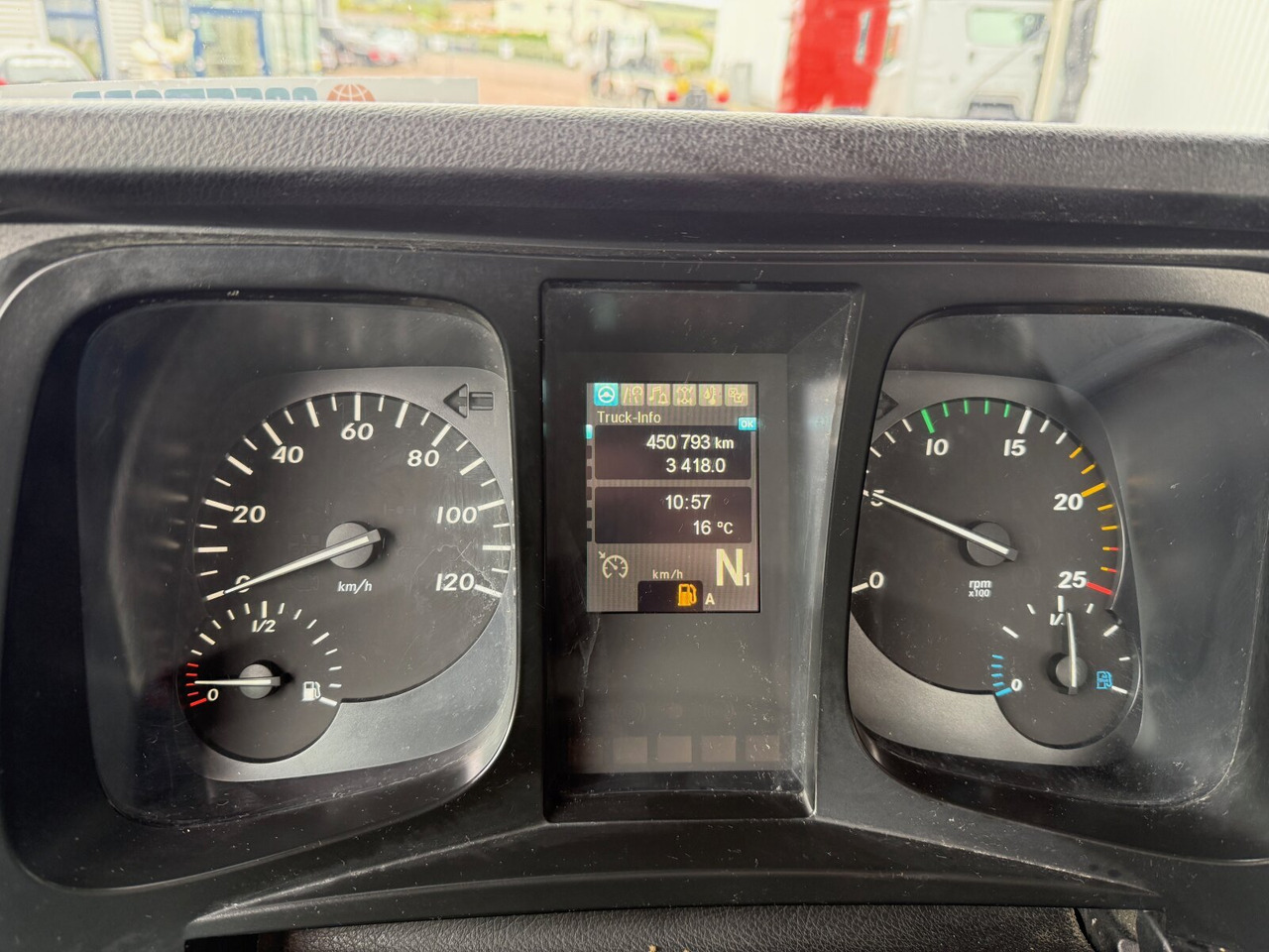 Mercedes-Benz Arocs 3363 K 6x4 Arocs 3363 K 6x4, Grounder, Turbo-Retarder-Kupplung, Bordmatik - 덤프트럭 : 사진 4 Mercedes-Benz Arocs 3363 K 6x4 Arocs 3363 K 6x4, Grounder, Turbo-Retarder-Kupplung, Bordmatik - 덤프트럭 : 사진 4