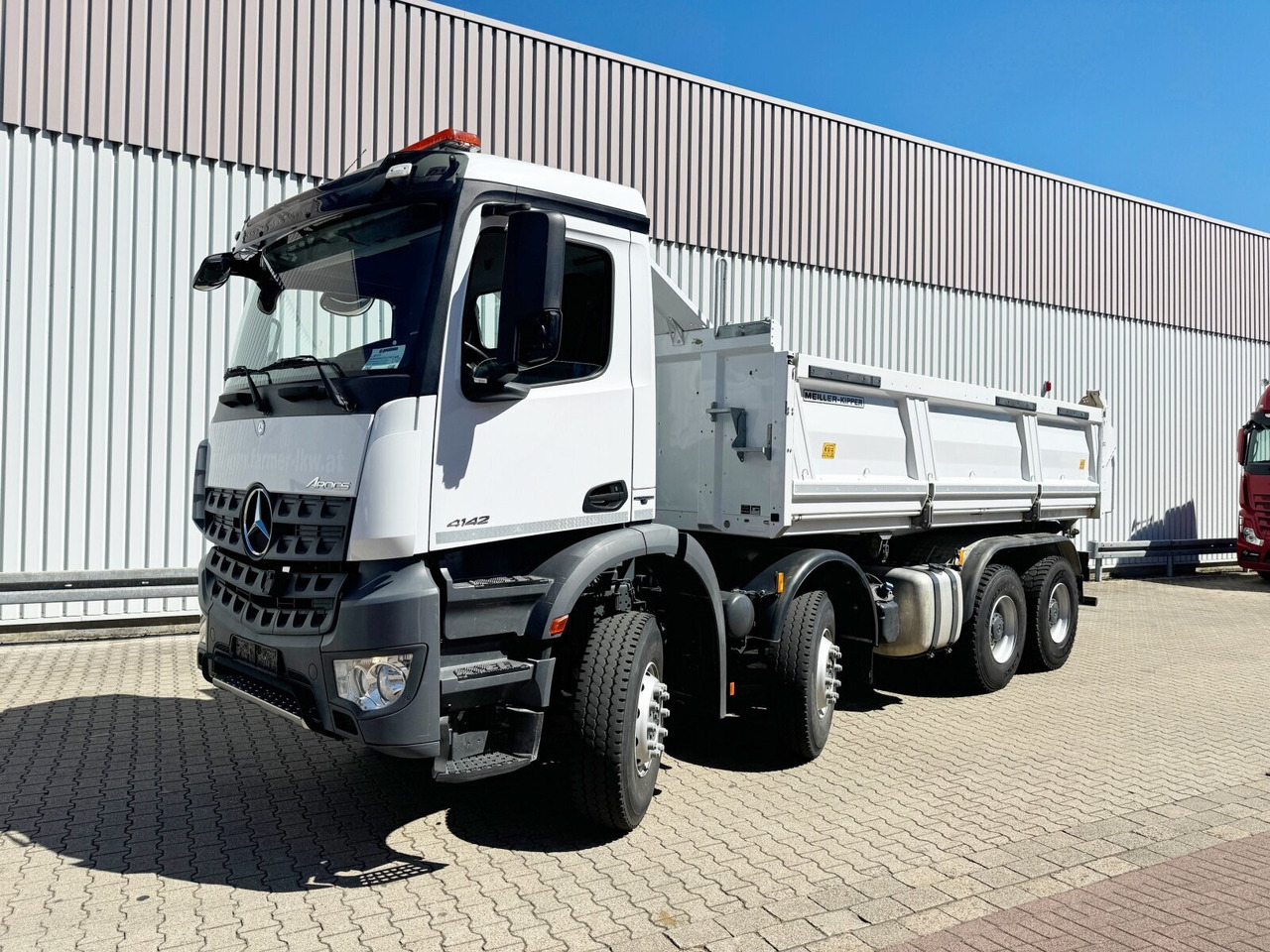 Mercedes-Benz Arocs 4142 K 8x4/4 Arocs 4142 K 8x4/4, Meiller Bordmatik links - 덤프트럭 : 사진 2 Mercedes-Benz Arocs 4142 K 8x4/4 Arocs 4142 K 8x4/4, Meiller Bordmatik links - 덤프트럭 : 사진 2