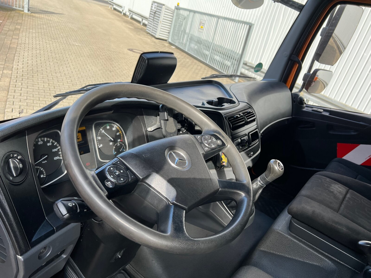 Mercedes-Benz Atego 1023 L 4x2 Atego 1023 L 4x2 mit Kran Fassi F85B.0.21 - 크레인 트럭, 드롭사이드/ 플랫베드 트럭 : 사진 5 Mercedes-Benz Atego 1023 L 4x2 Atego 1023 L 4x2 mit Kran Fassi F85B.0.21 - 크레인 트럭, 드롭사이드/ 플랫베드 트럭 : 사진 5