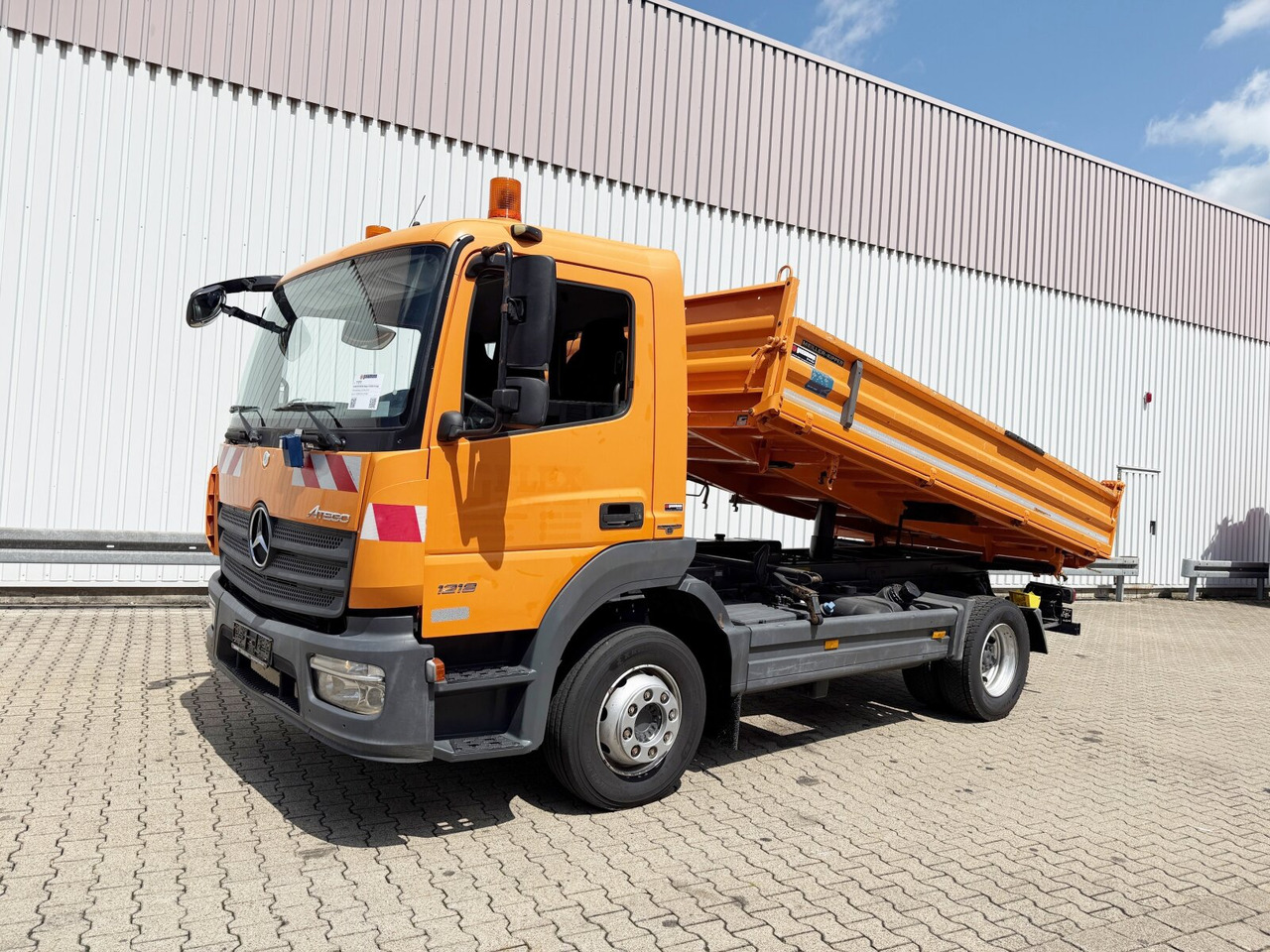 Mercedes-Benz Atego 1218/21 K 4x2 Atego 1218/21 K 4x2, AHK - 덤프트럭 : 사진 1 Mercedes-Benz Atego 1218/21 K 4x2 Atego 1218/21 K 4x2, AHK - 덤프트럭 : 사진 1